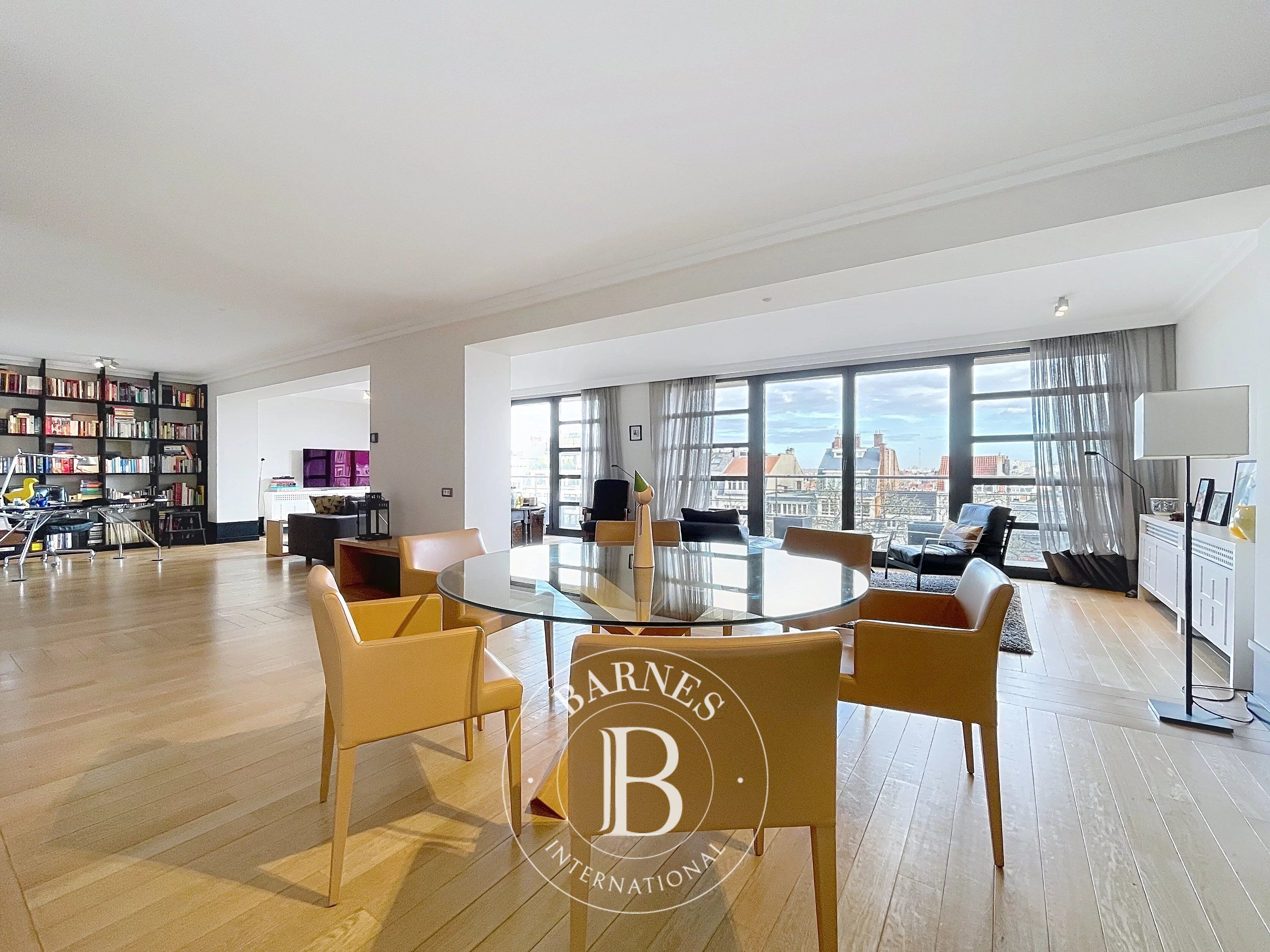 Avenue Louise/ Etangs d'Ixelles- Appartement de standing - Garage - picture 3