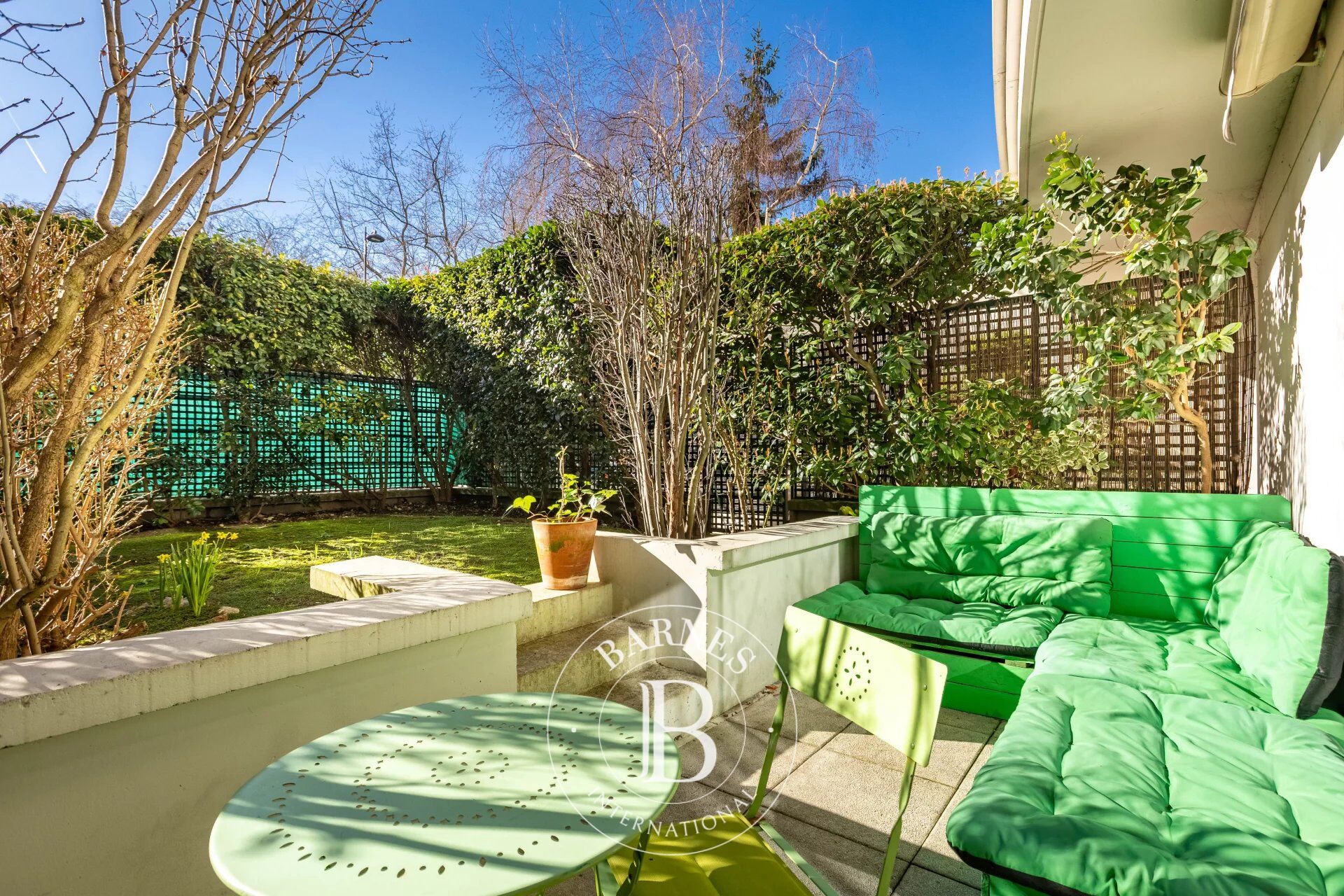 Exclusive listing BARNES Paris 15 - Family apartment - 3 bedrooms - Gardens & Terraces and Parking Space - picture 1