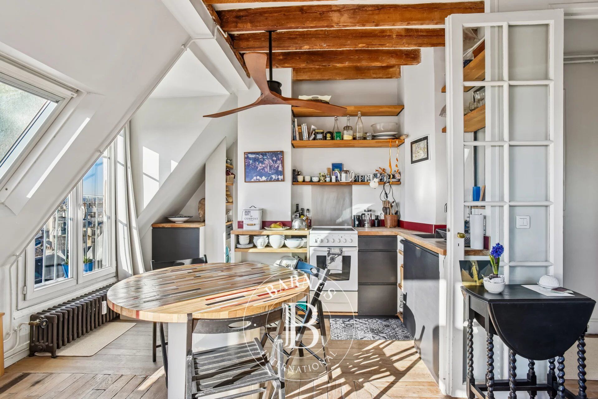 Off market - Saint Ambroise - Corner apartment on the top floor - Panoramic view - picture 3