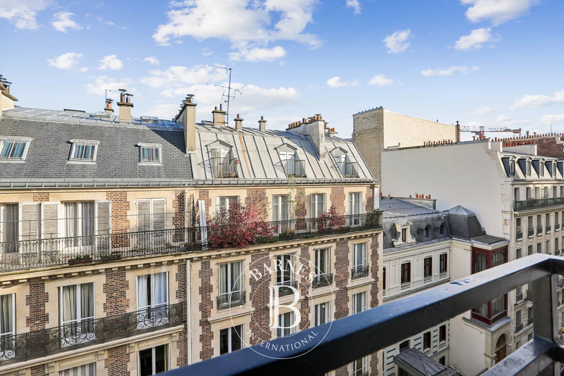 Paris 6 - Port Royal - Derniers étages - Appartement trois pièces aux volumes généreux - Calme, luminosité & vue dégagée - Excellent état - picture 3