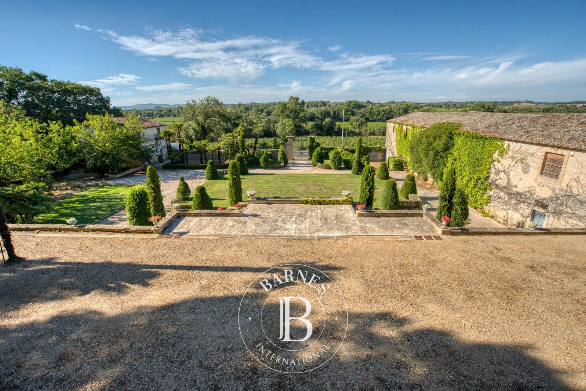 Hérault, château du XIXème siècle et son domaine viticole de près de 50 hectares - picture 2