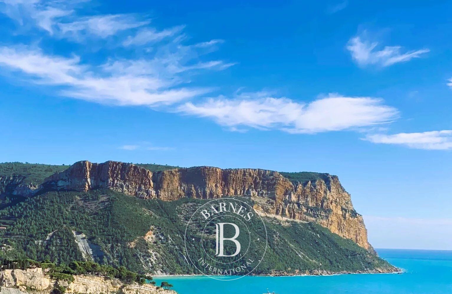 VENTE - EXCLUSIVITE -CENTRE CASSIS - PROPRIETE D'EXCEPTION - picture 1