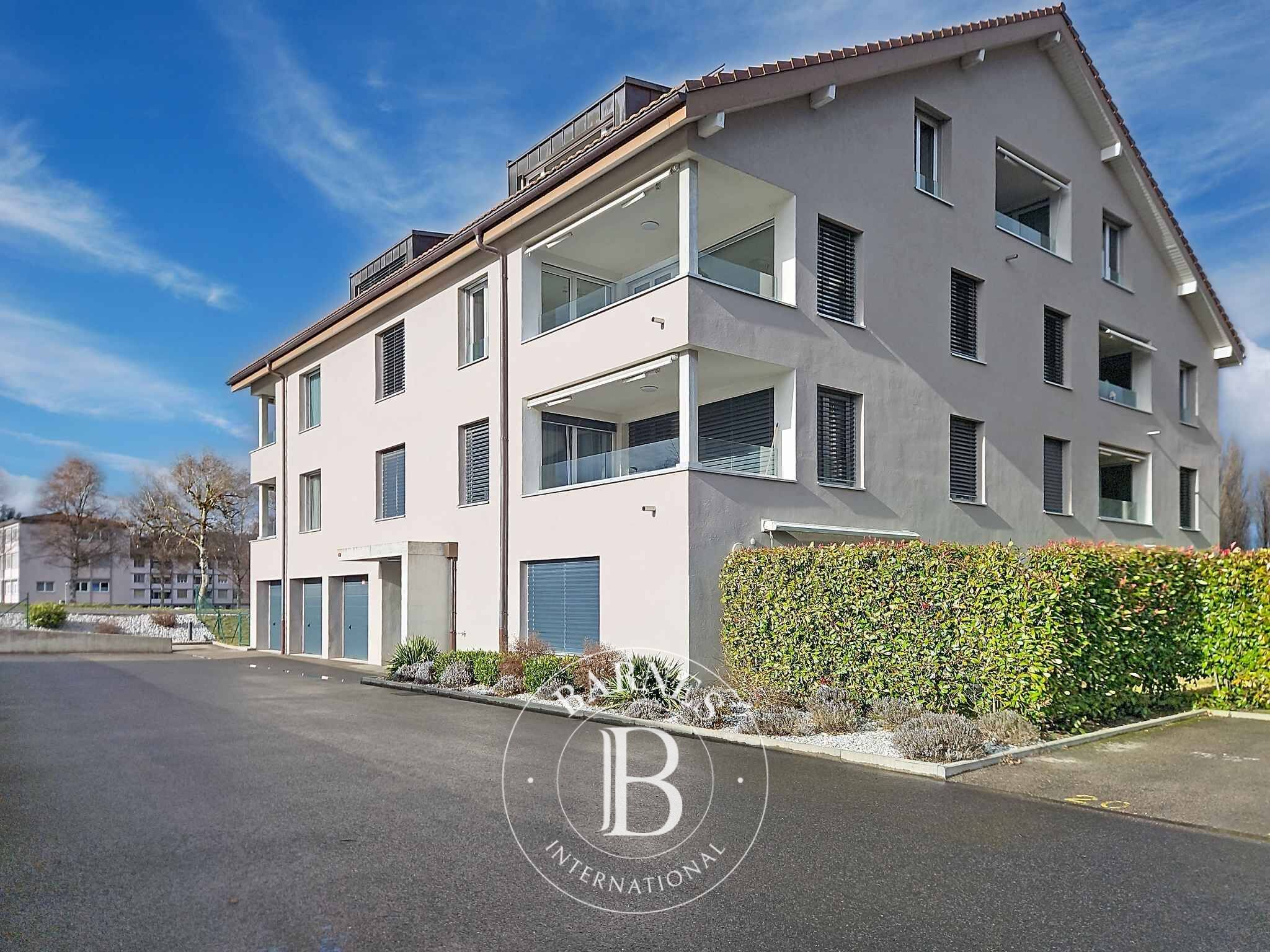 Appartement moderne de 3.5 pièces avec balcon-loggia - picture 1