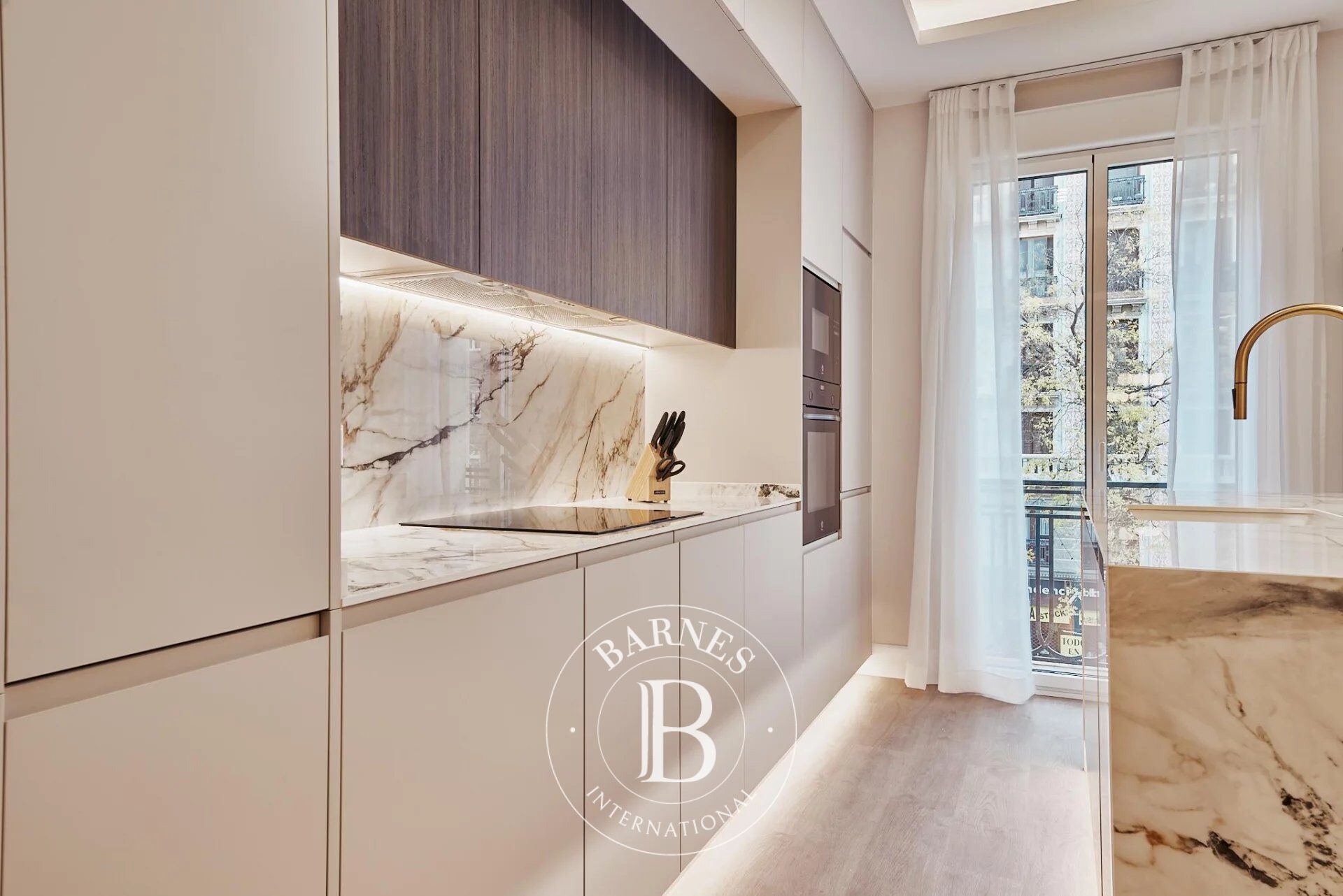 Appartement extérieur lumineux et rénové dans un immeuble classique à Goya – Quartier de Salamanca - picture 1