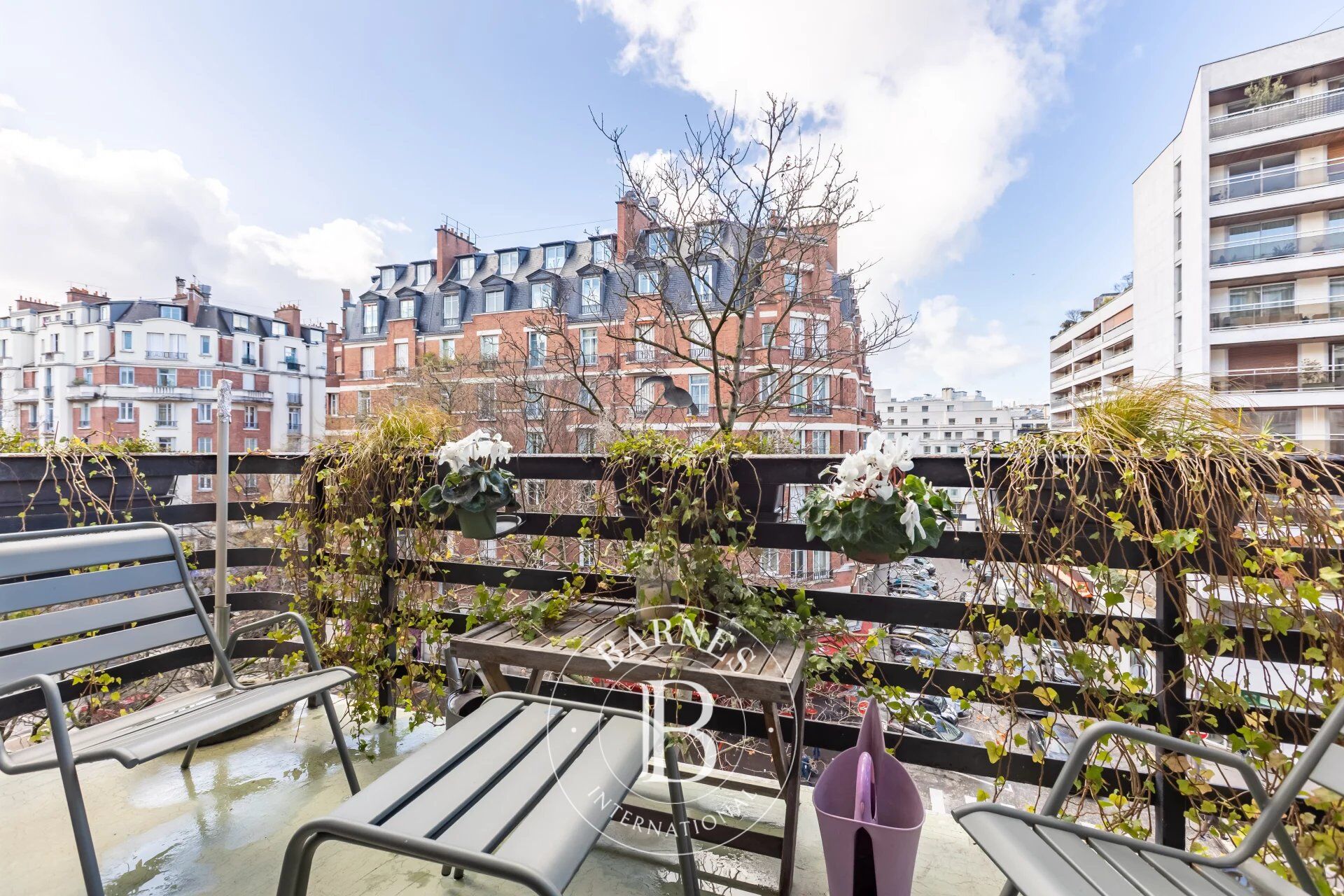 Exclusive listing - Paris 16 - Family apartment - 4 bedrooms - great volume - picture 2