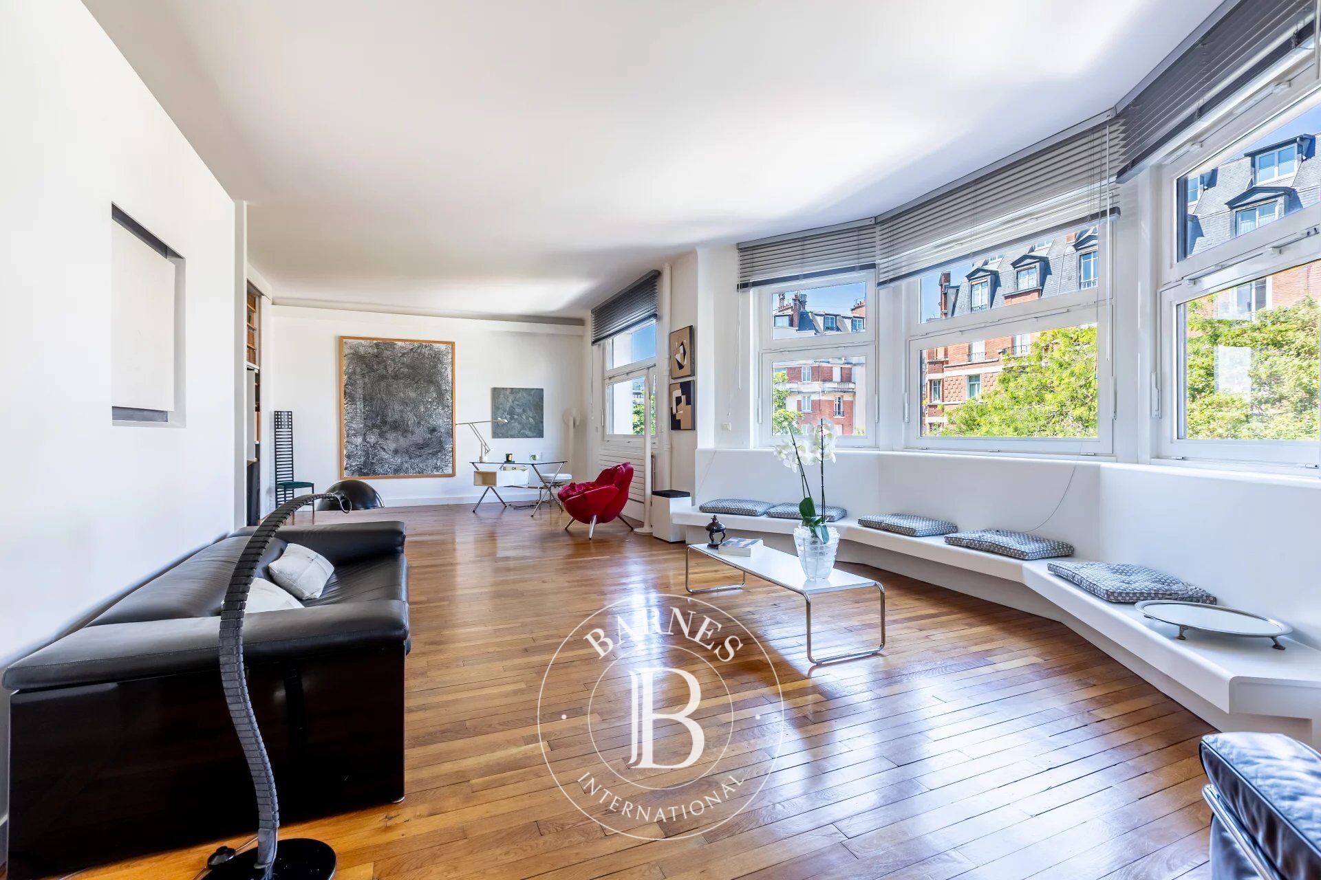 Exclusive listing - Paris 16 - Family apartment - 4 bedrooms - great volume - picture 1