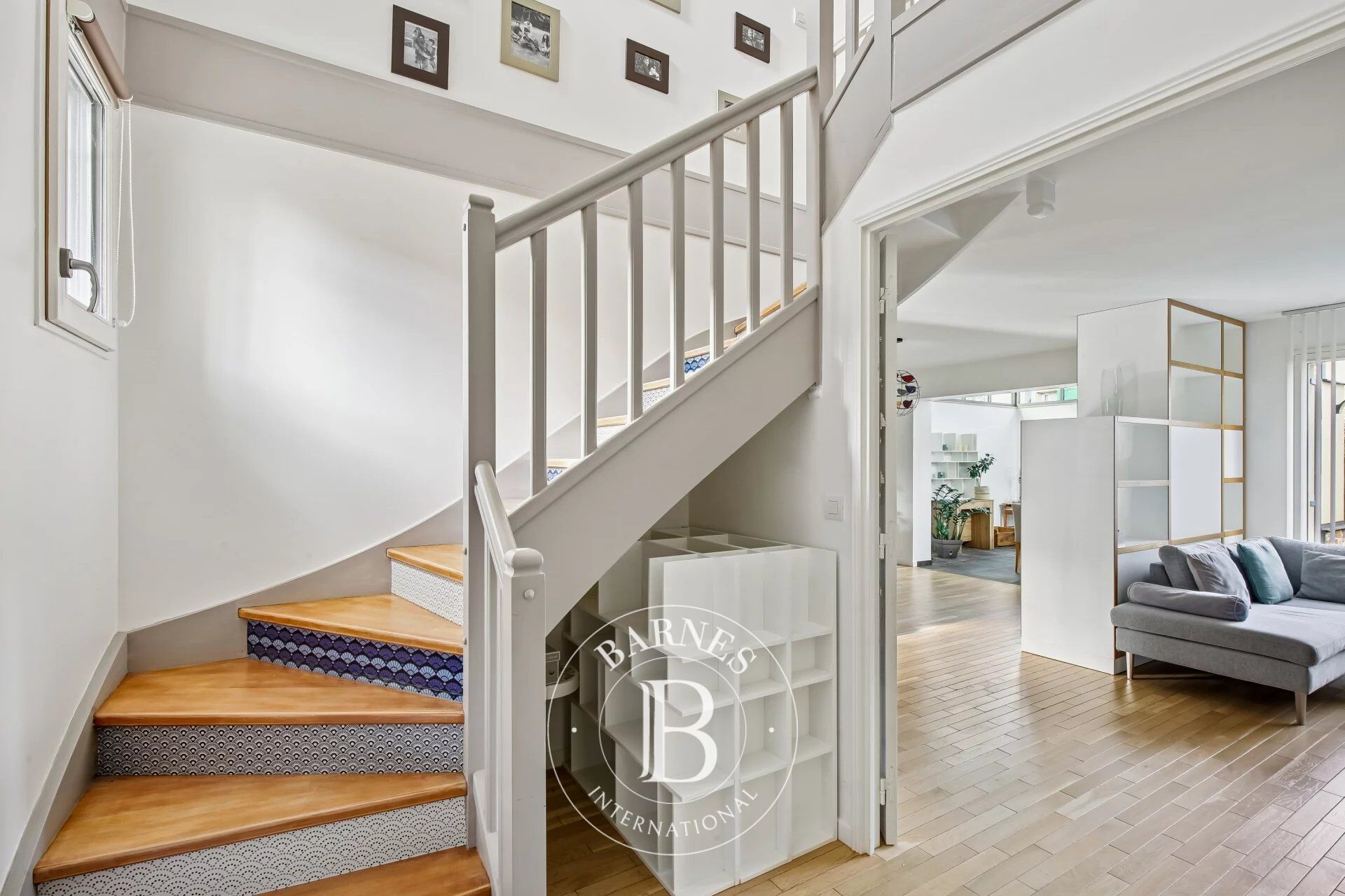 Barnes Versailles - Maison récente au cœur des Loges-en-Josas, un écrin de verdure et de sérénité - picture 3