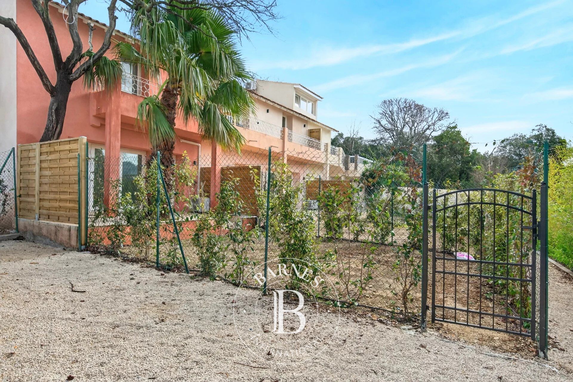 VENTE - MARSEILLE - 13008 - SAINTE-ANNE - MAISON - 3 CHAMBRES - JARDIN PRIVATIF - PARKING - picture 1