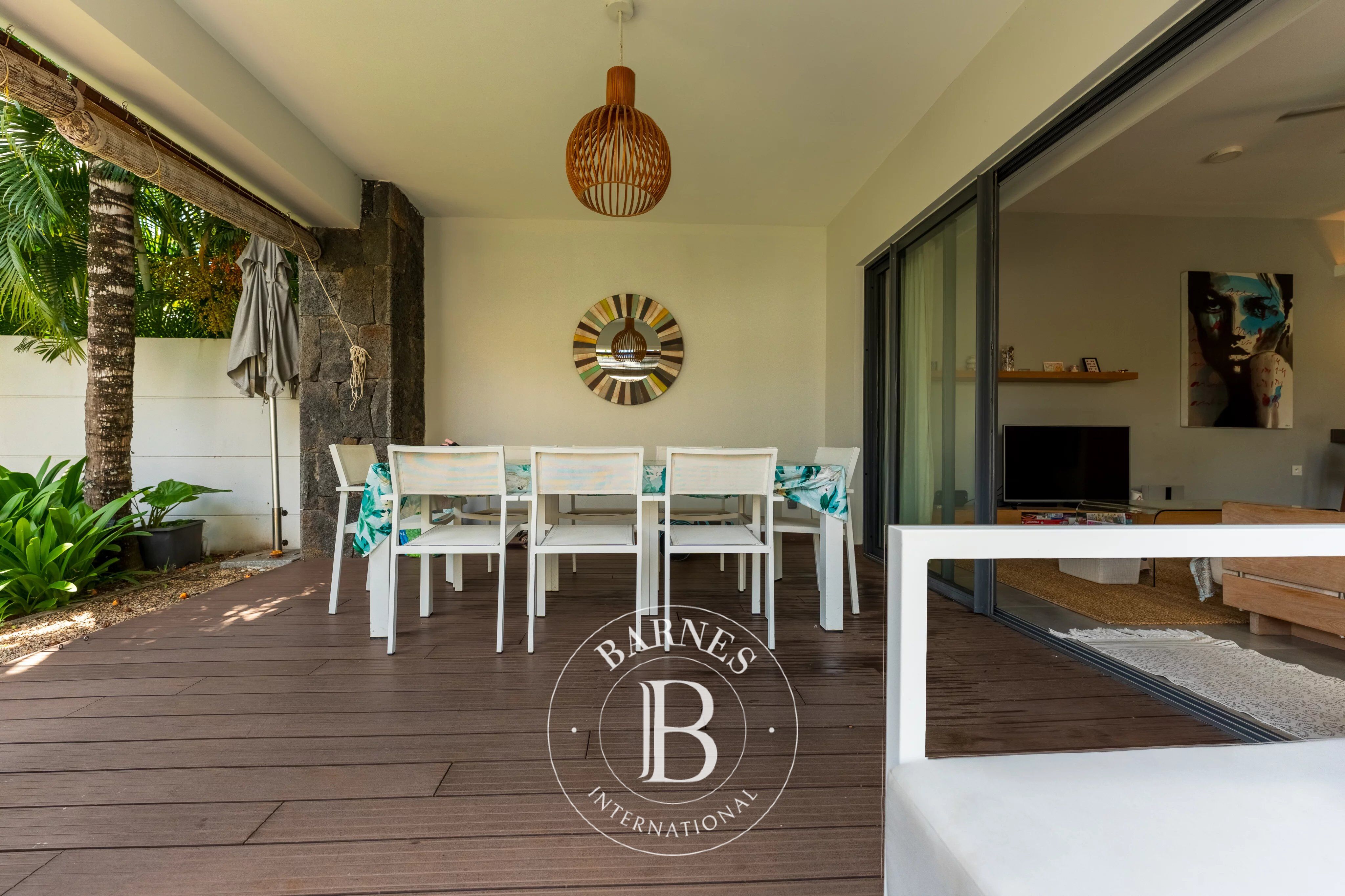 MONT CHOISY - Villa with Beach Access - 3 Bedrooms - picture 3