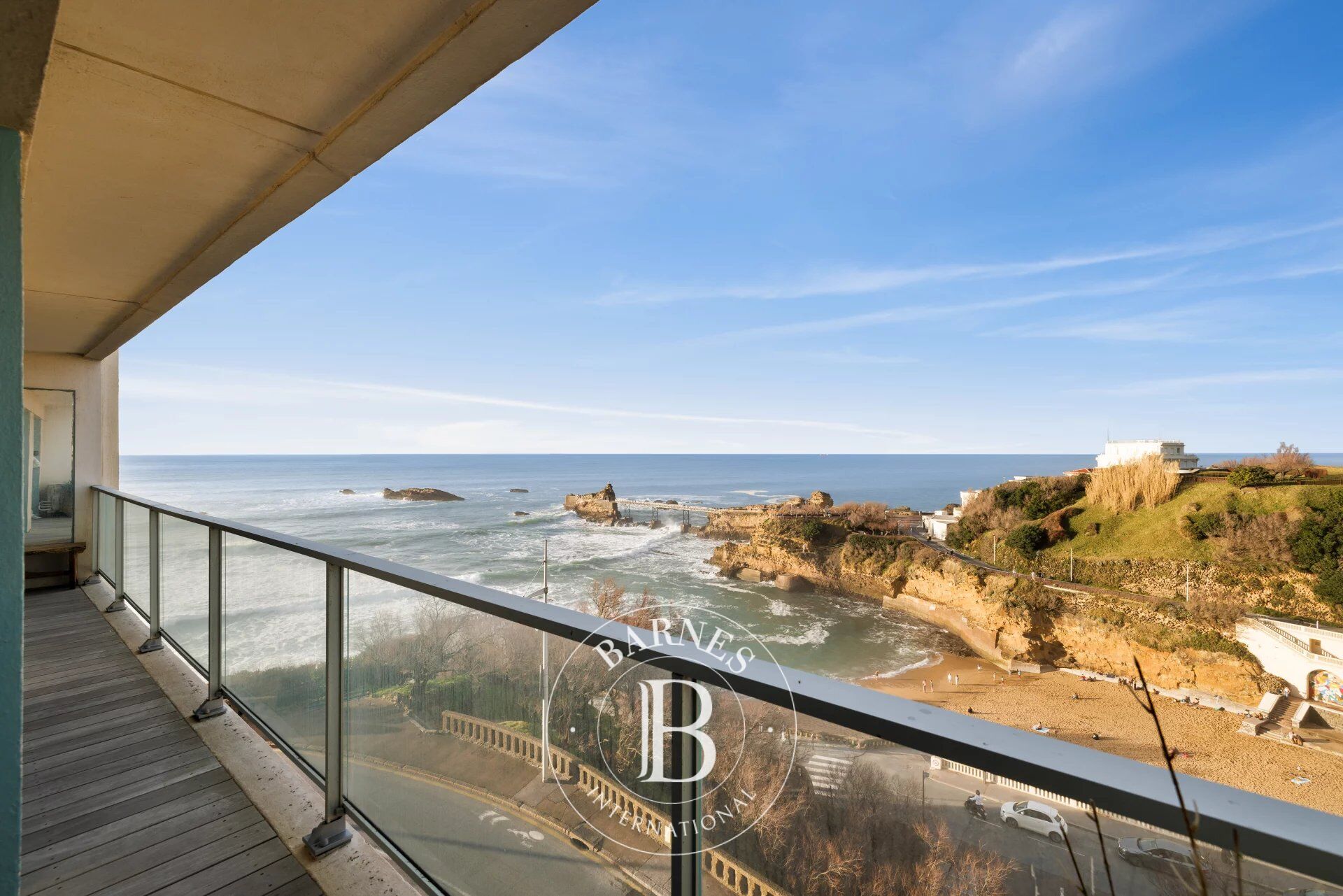 BIARRITZ, APPARTEMENT DE 74 M² AVEC VUE MAGNIFIQUE SUR LA MER - picture 1