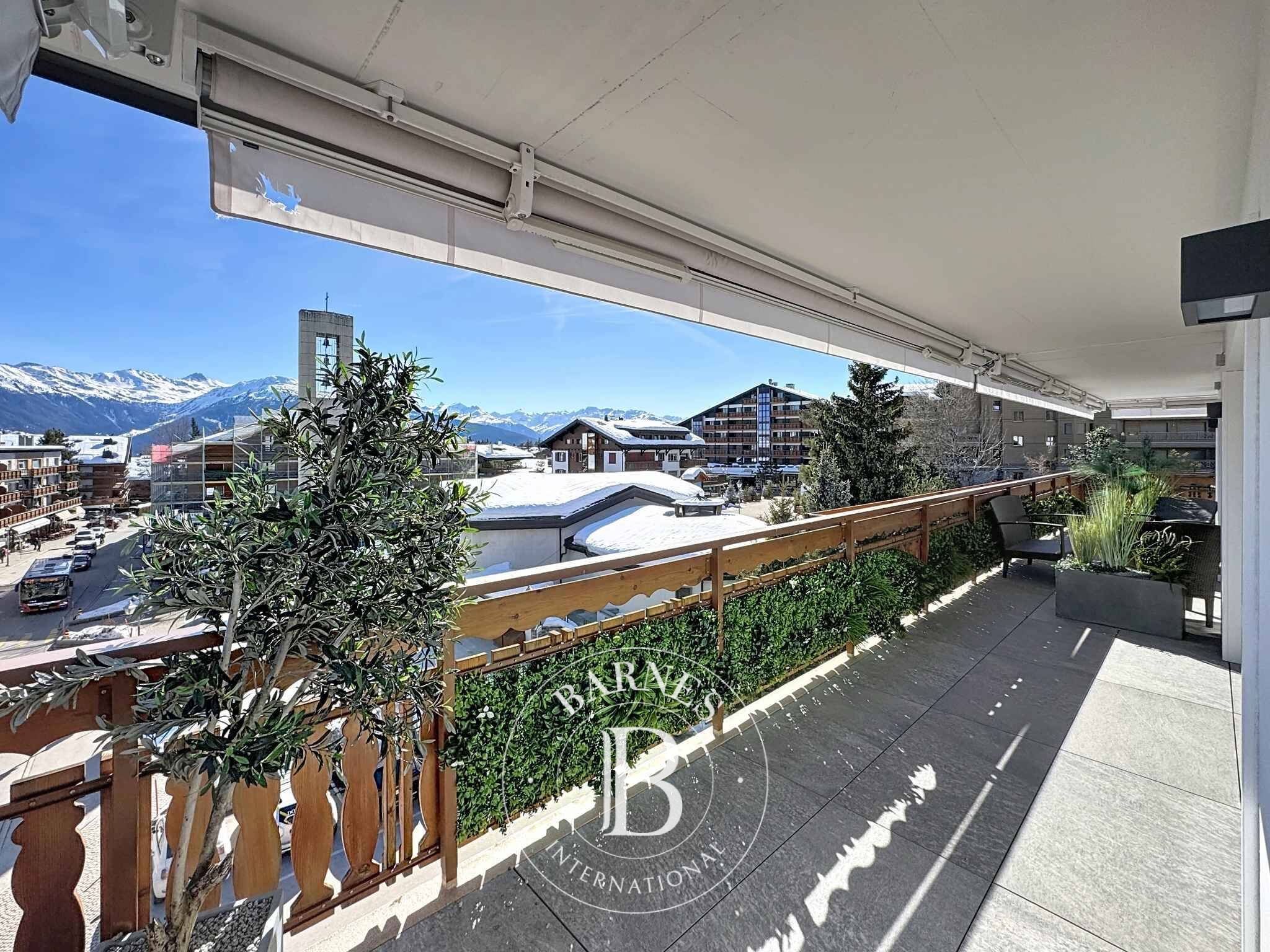 Situation exceptionnelle au cœur de Crans avec vue panoramique - picture 2