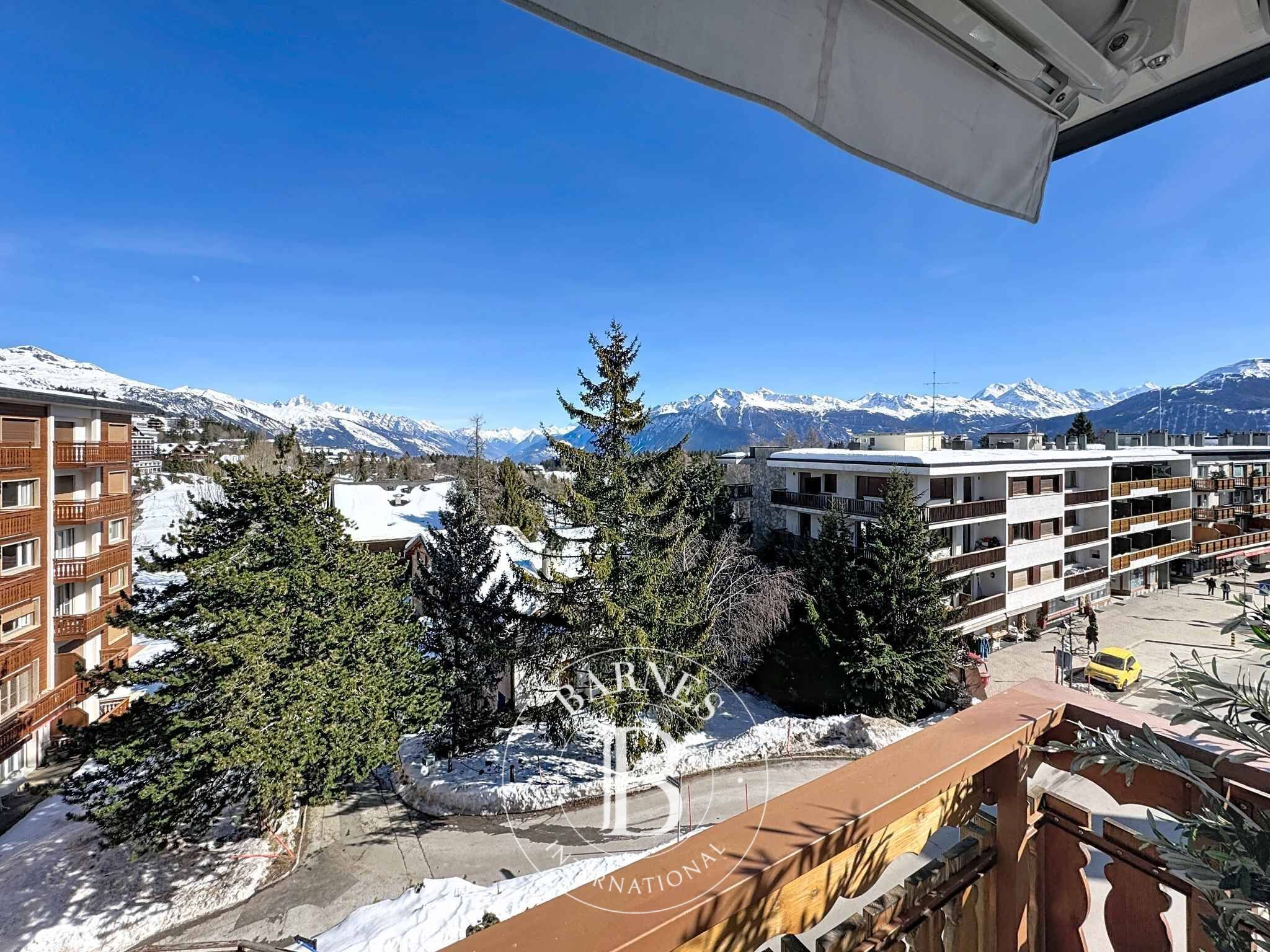 Situation exceptionnelle au cœur de Crans avec vue panoramique - picture 3