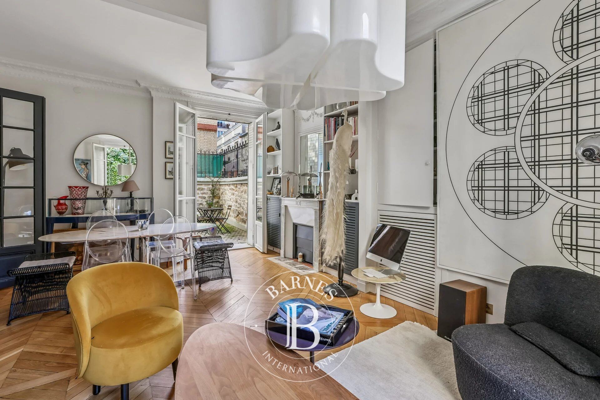 Paris 16 - Auteuil sud - Rez de jardin - Double terrasse - Charme de l'ancien - picture 3