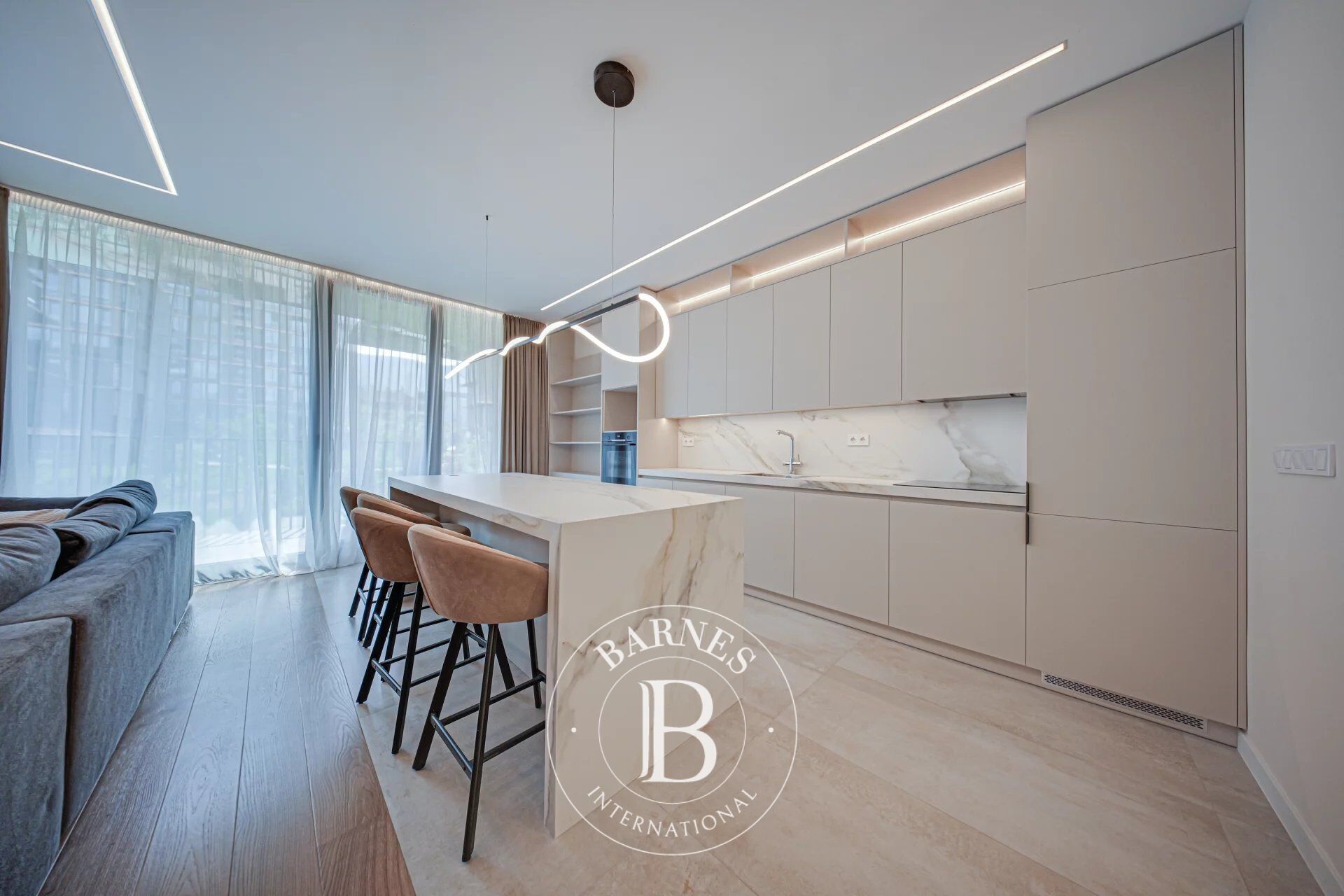 Luxury one-bedroom apartment in an innovative building on Bulgaria Boulevard. - picture 3