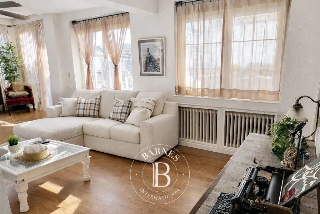 Ático de 3 dormitorios con terraza, luz natural y privacidad en el barrio de Salamanca - picture 2