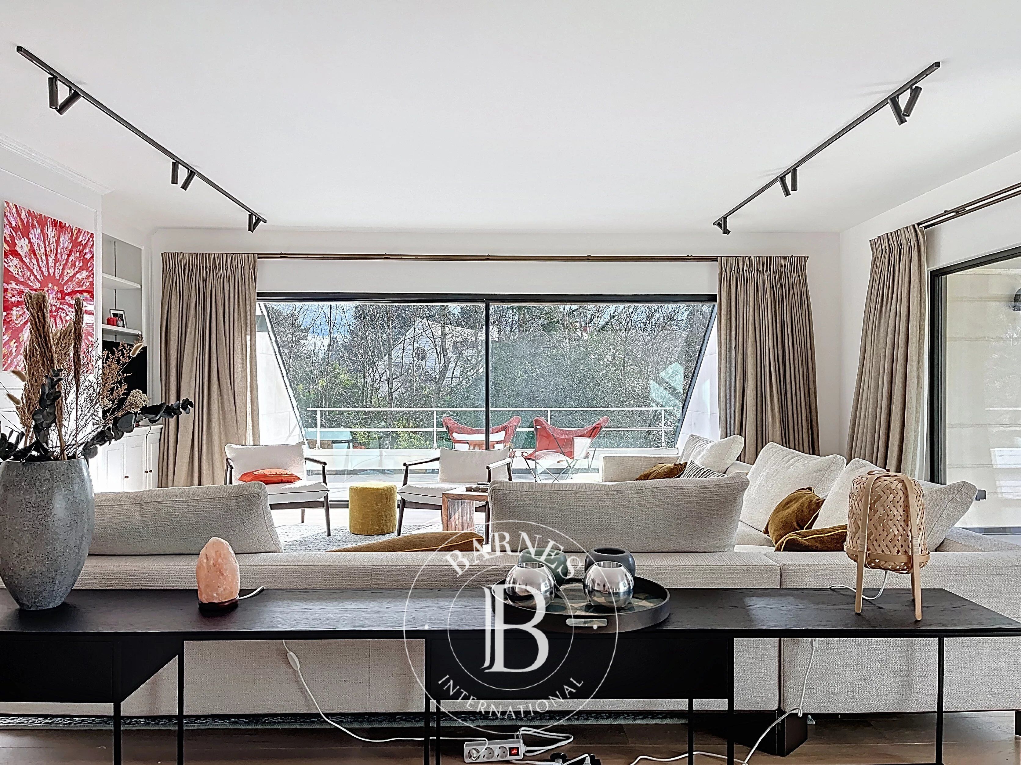 Casa Uccle - picture 1