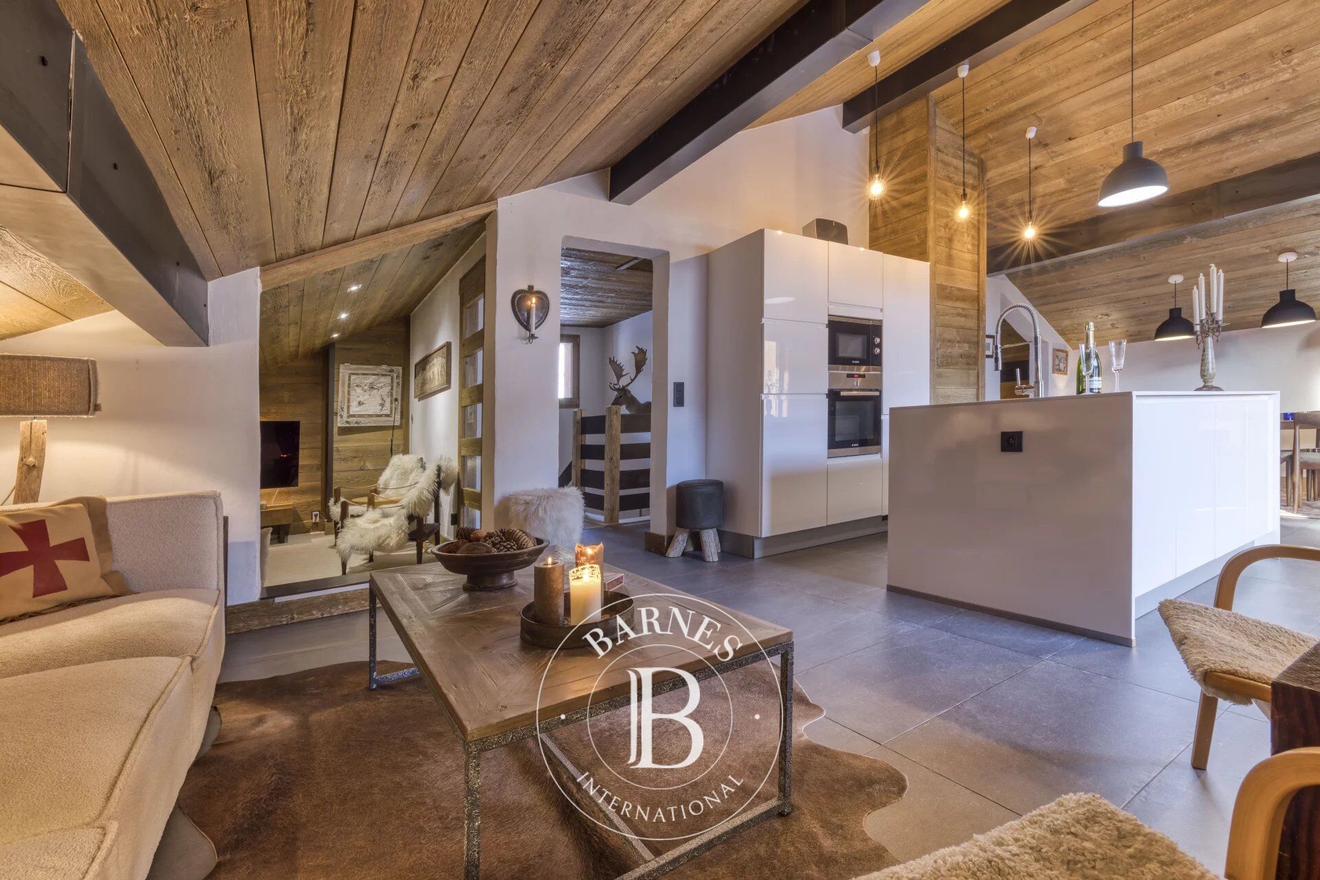 PRAZ/ARLY - DEMI-CHALET ENTIEREMENT RENOVE - picture 1