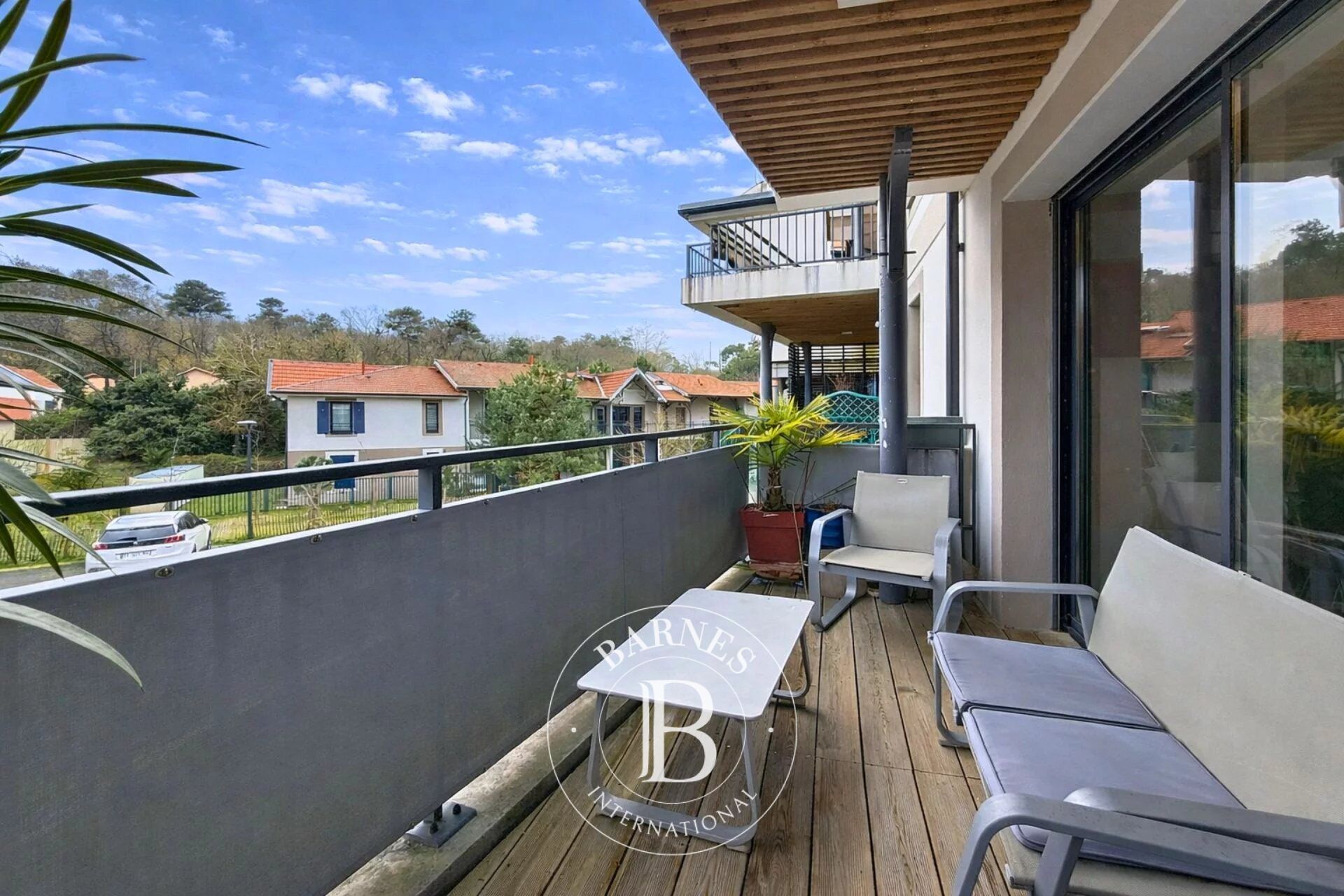 APPARTEMENT 4 PIÈCES AVEC TERRASSE, AU CALME, DANS UNE RÉSIDENCE RÉCENTE À ARCACHON CENTRE - picture 2