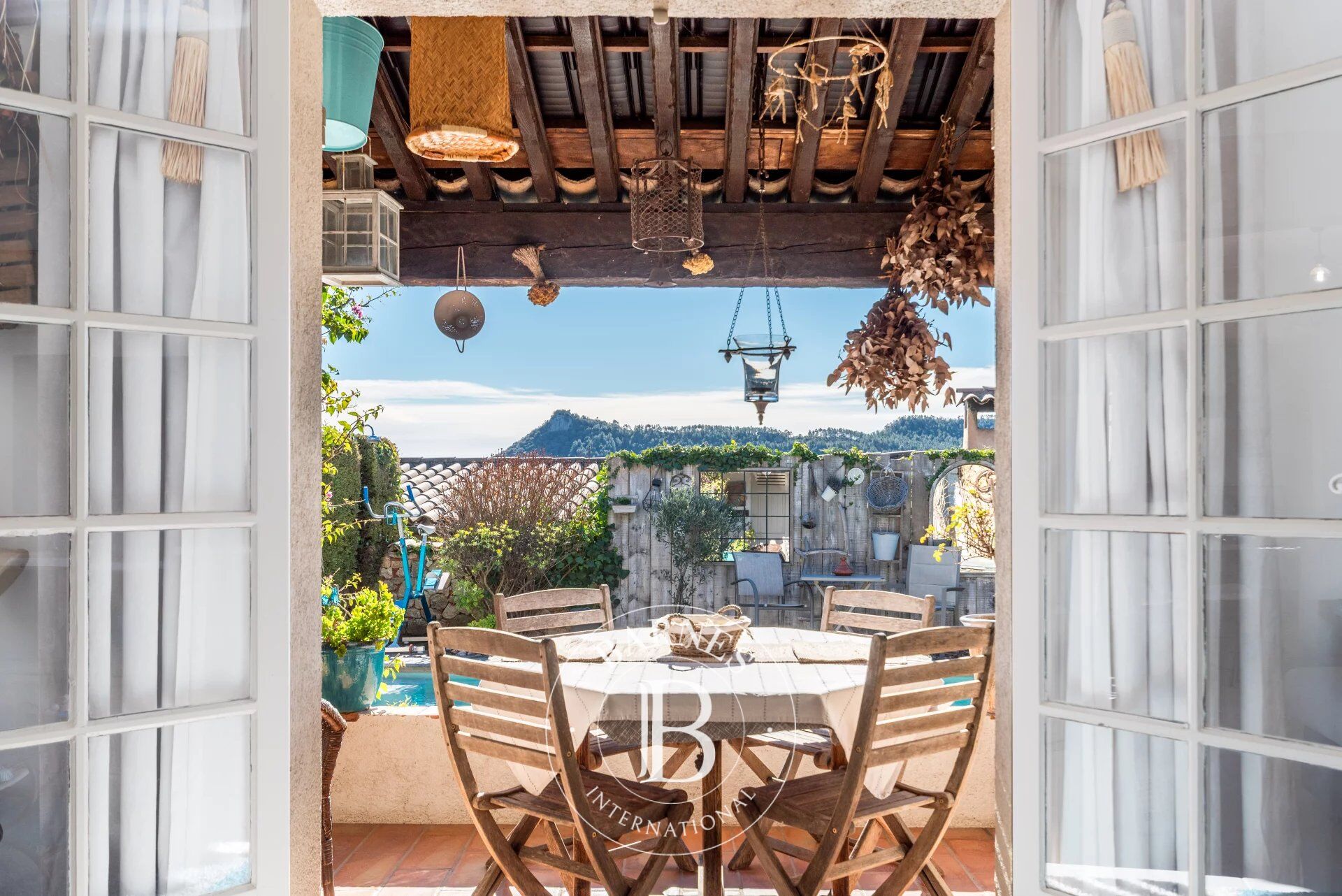 BAGNOLS-EN-FORÊT Charmante maison avec vue panoramique - picture 3