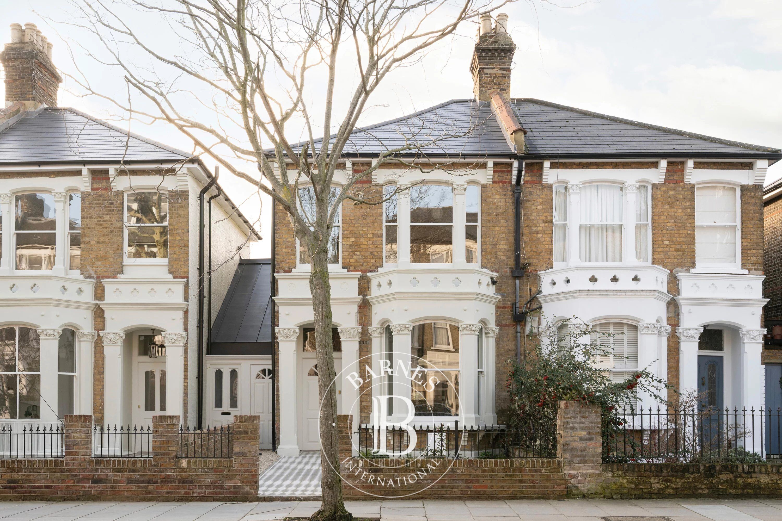 Casa London - picture 2