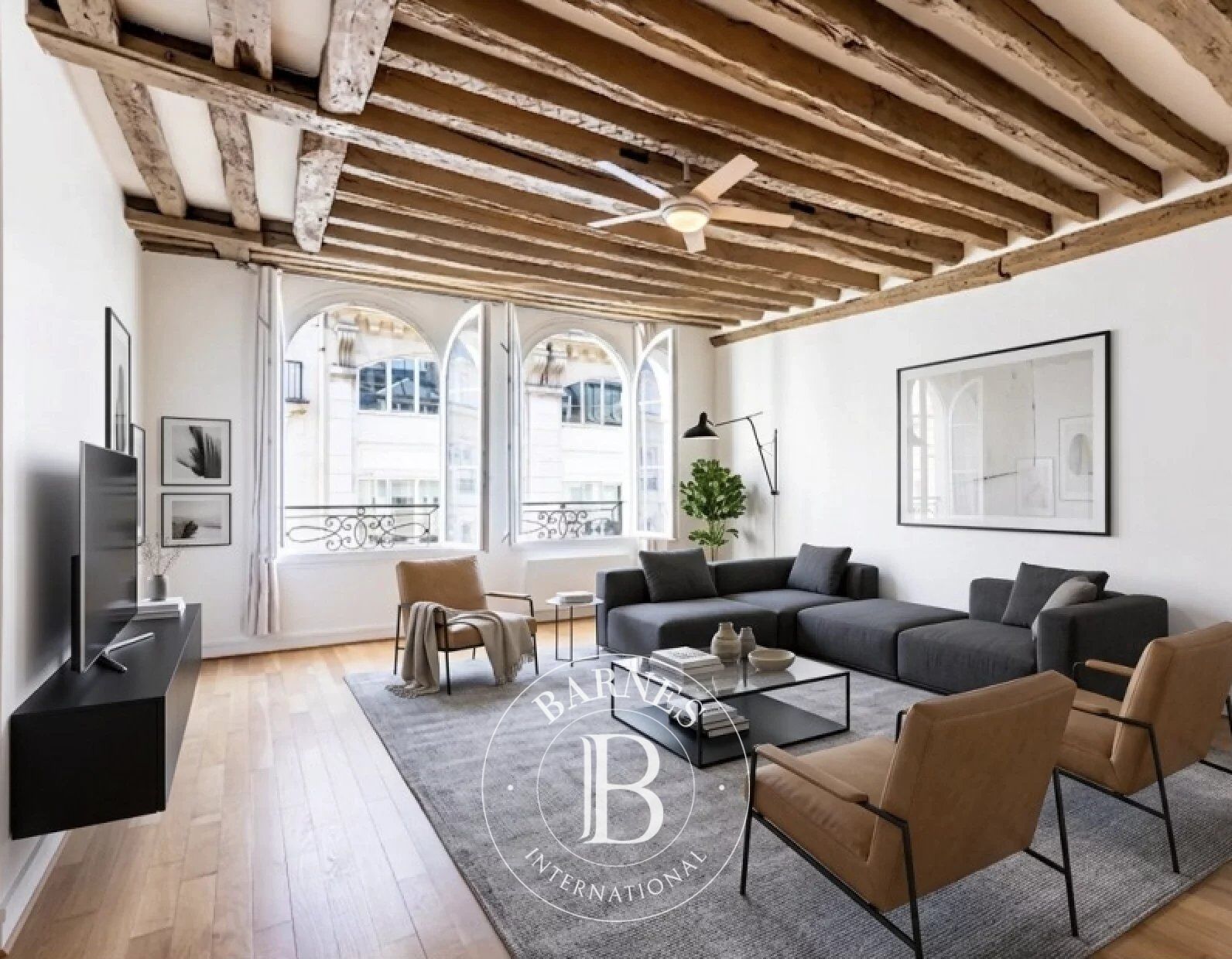 PARIS 1 - LES HALLES - IDEAL PIED-A-TERRE - picture 1