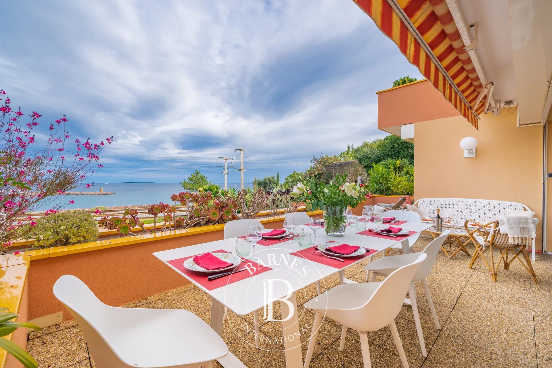 MANDELIEU LA NAPOULE - 3-ROOM APARTMENT - PANORAMIC SEA VIEW - picture 1