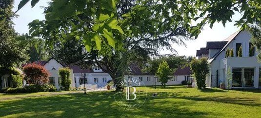 Tremblay les Villages (28) proche Chartres, 703m2 habitables avec piscine intérieure sur 3062m2 de terrain. - picture 1