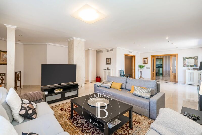 For Rent Apartment | Madrid - picture 2