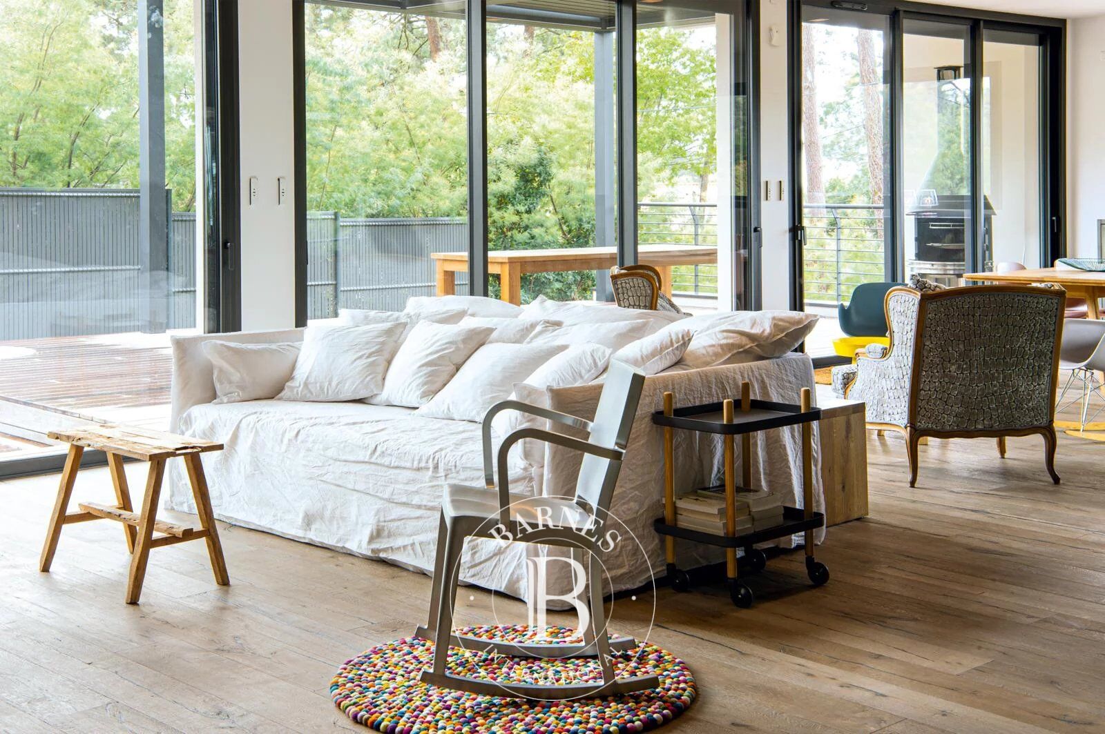 MAGNIFIQUE VILLA AVEC PISCINE SUR LES HAUTEURS DU PYLA-SUR-MER, PROCHE CERCLE DE VOILE - picture 1