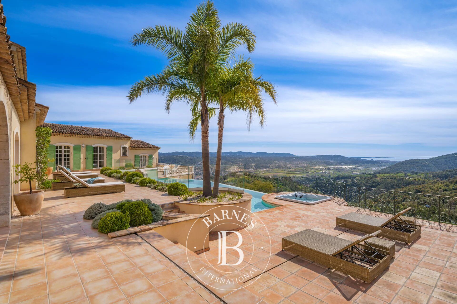 PEGOMAS – PROVENÇAL VILLA WITH PANORAMIC SEA AND HILLS VIEWS – PRIVATE HELIPAD - picture 1