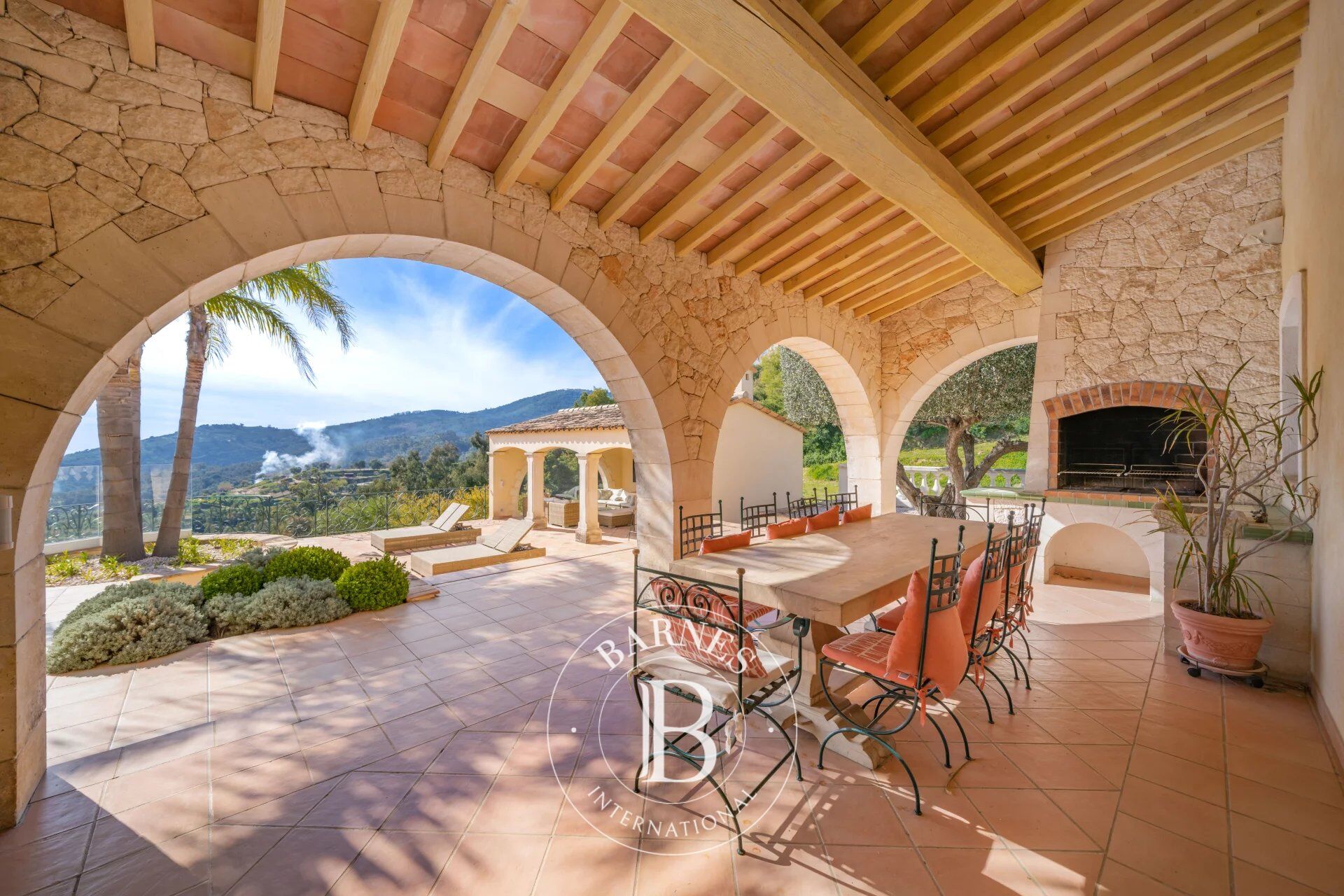 PEGOMAS – PROVENÇAL VILLA WITH PANORAMIC SEA AND HILLS VIEWS – PRIVATE HELIPAD - picture 3