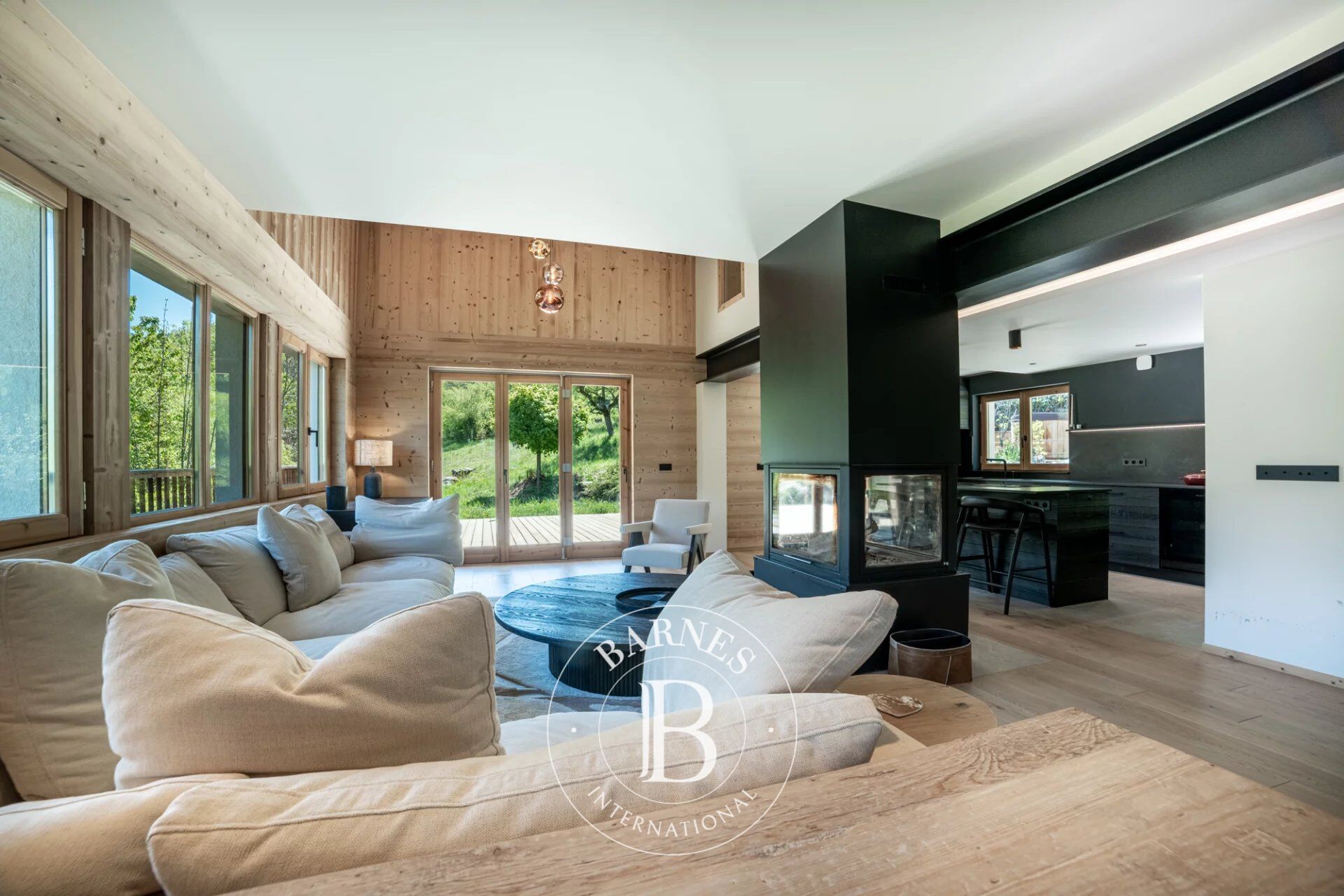 BARNES SAINT-GERVAIS - EXCLUSIVITE - CHALET D'EXCEPTION RENOVE - VUE PANORAMIQUE MONT-BLANC - picture 3