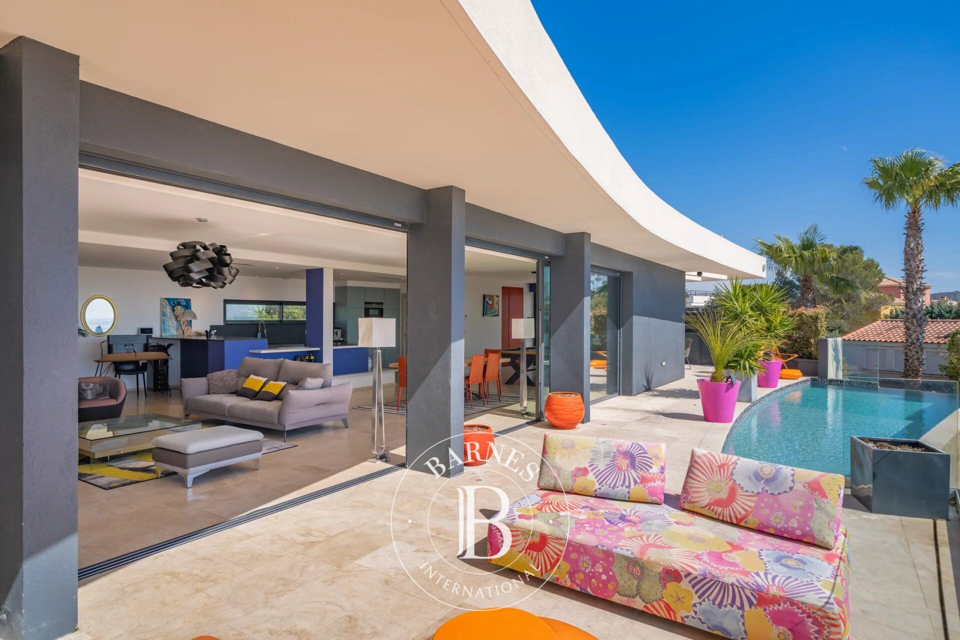 SAINT-RAPHAËL - CONTEMPORARY VILLA - PANORAMIC SEA VIEW - picture 3