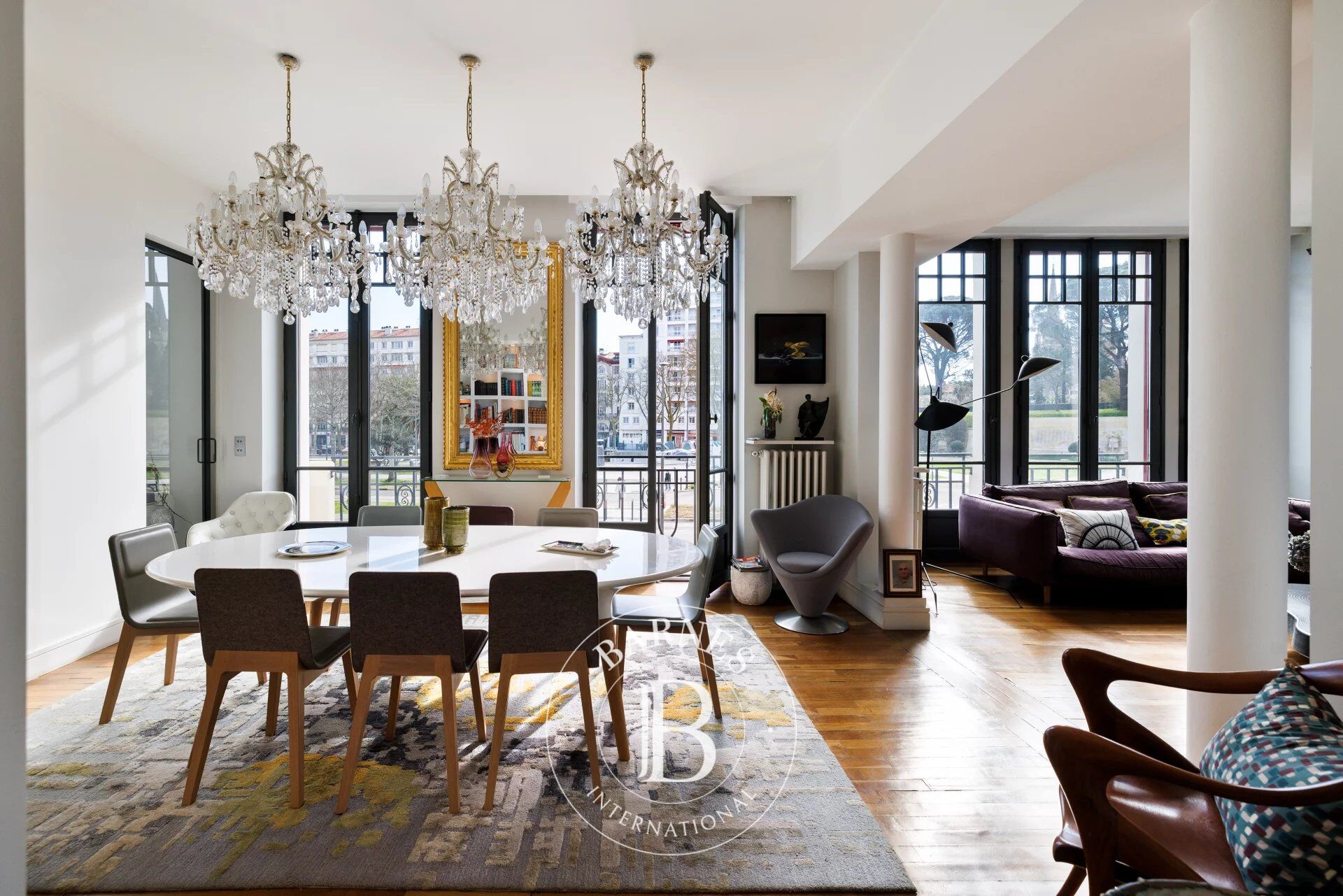 BAYONNE, TOWN CENTER, EXCEPTIONAL 170 M² APARTMENT - picture 2