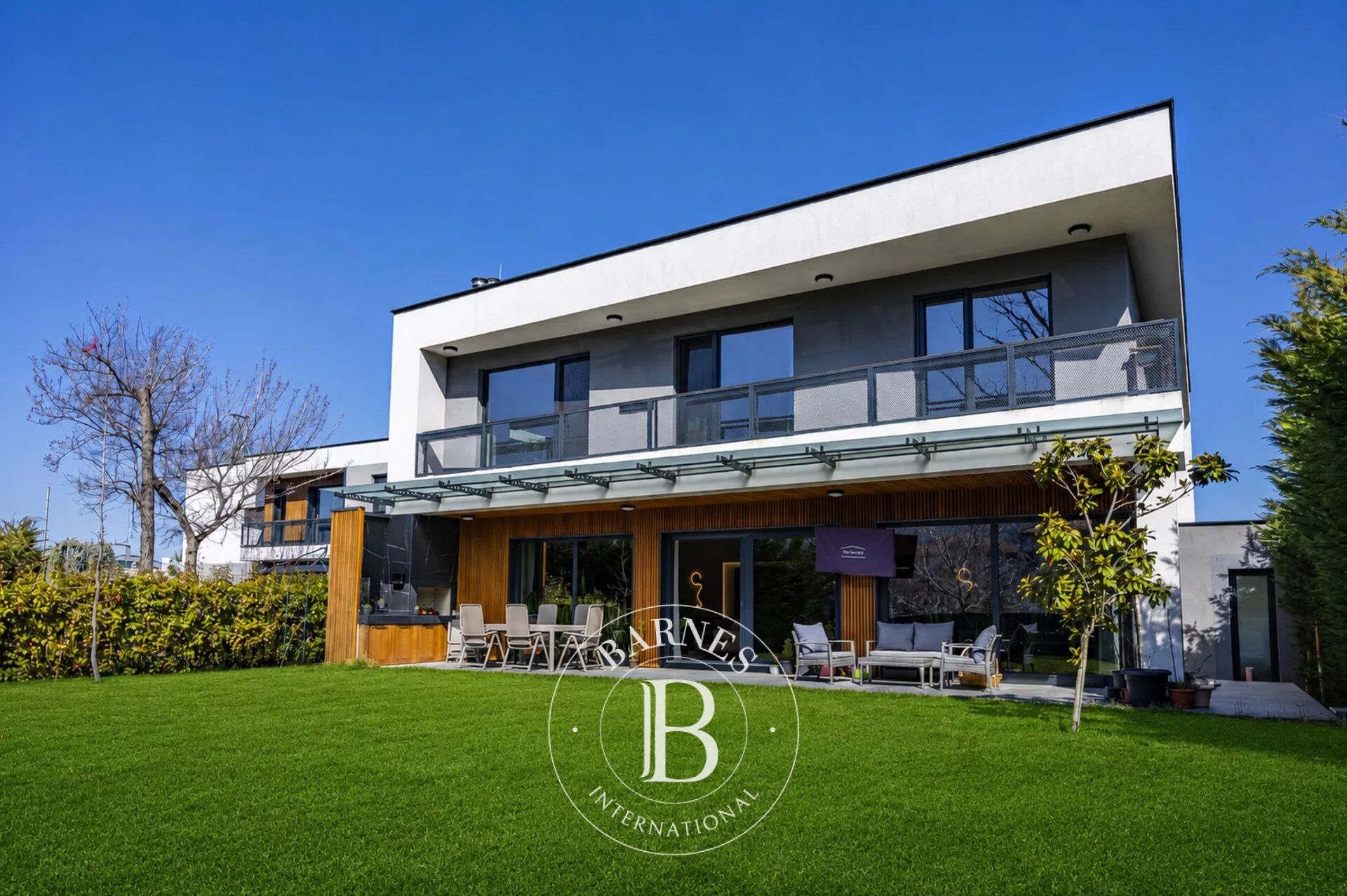 Exclusive house with a SPA area in a prestigious complex in \