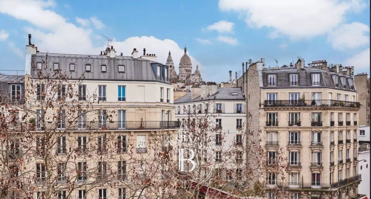 Paris 9 ème – Martyrs / Boulevard de Clichy – Etage élevé – Balcon – Vue Sacré-Cœur - Traversant - 3 chambres - Ascenseur - picture 3