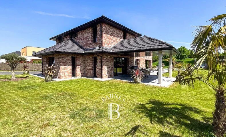 Proprieté - golf de merignies - 253 m2 - 3 chambres - piscine - jardin - picture 1