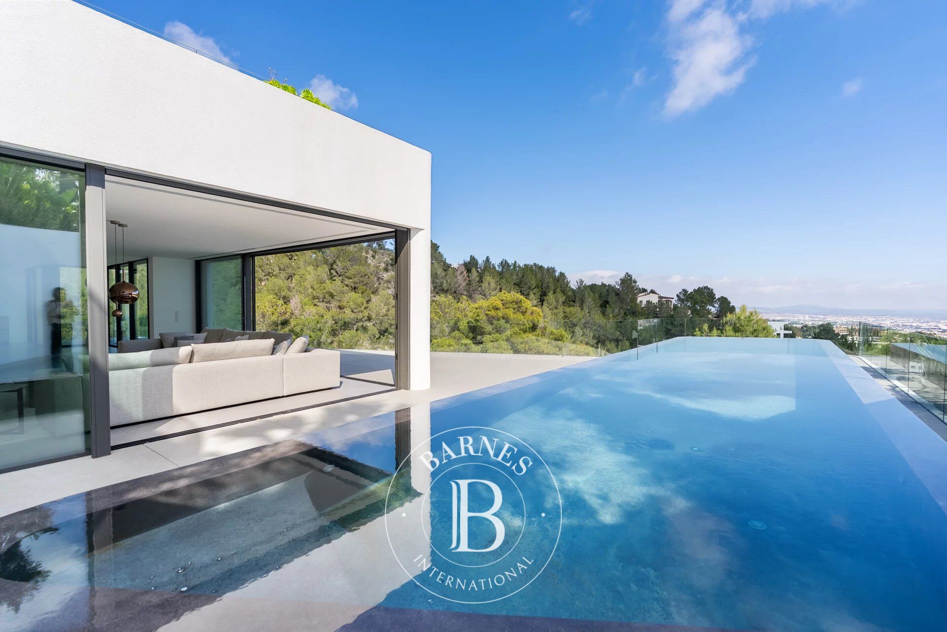 Résidence Moderne à Son Vida avec Piscine, Jardin et Commodités de Luxe - picture 1