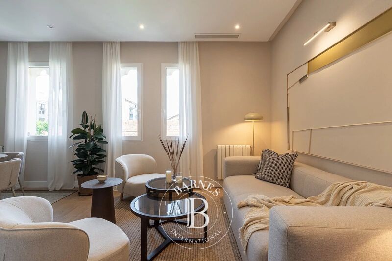 Eleganza contemporanea in una tenuta classica