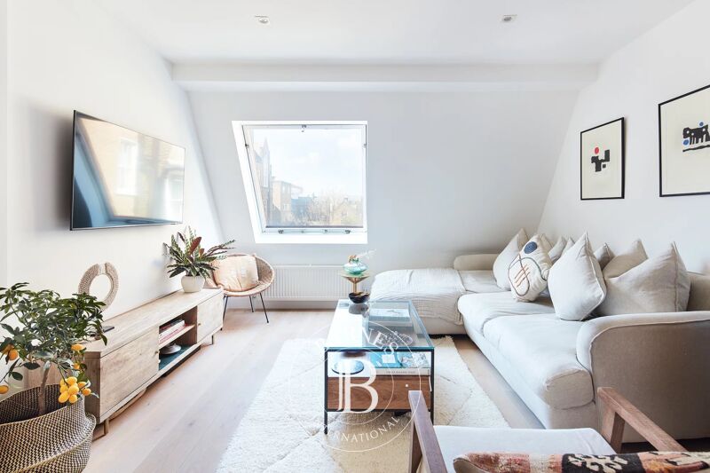 For Rent Apartment | London - picture 2