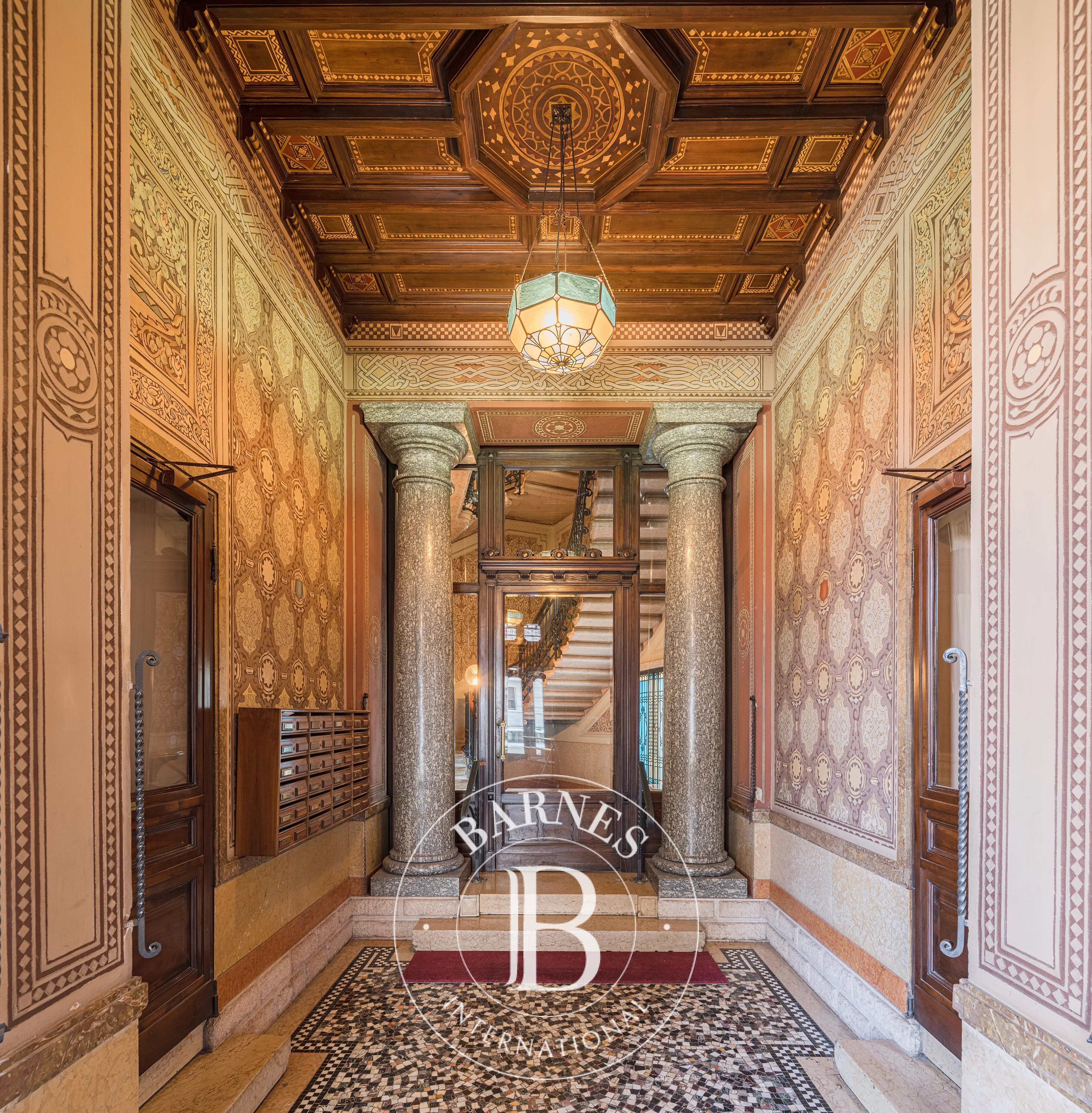 PRESTIGIOUS APARTMENT IN PIAZZA PIEMONTE - picture 2