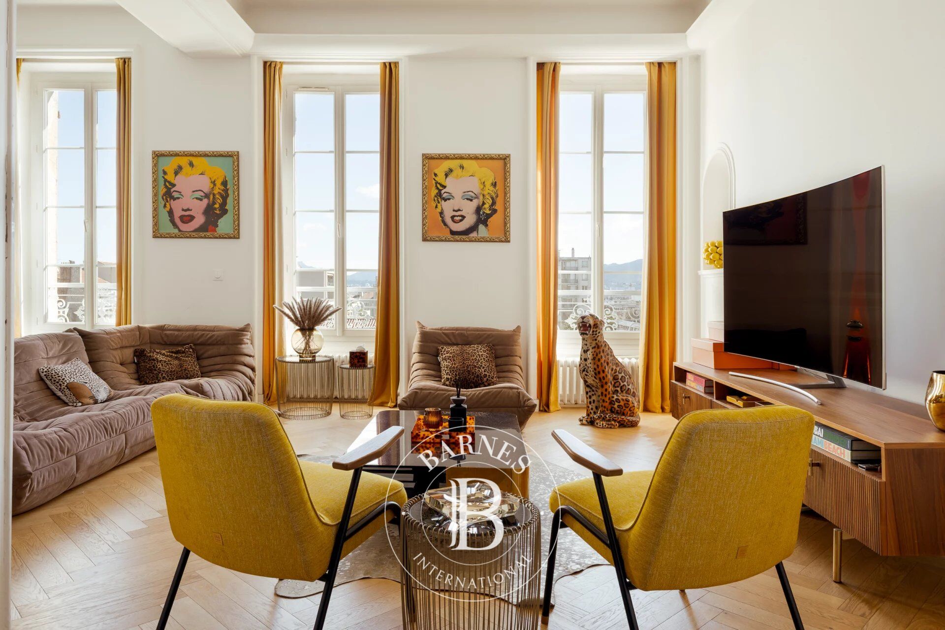 Furnished rental – Marseille 8th district – Paradis / Delibes – Dual-aspect apartment – 3 bedrooms – Ample storage - picture 3