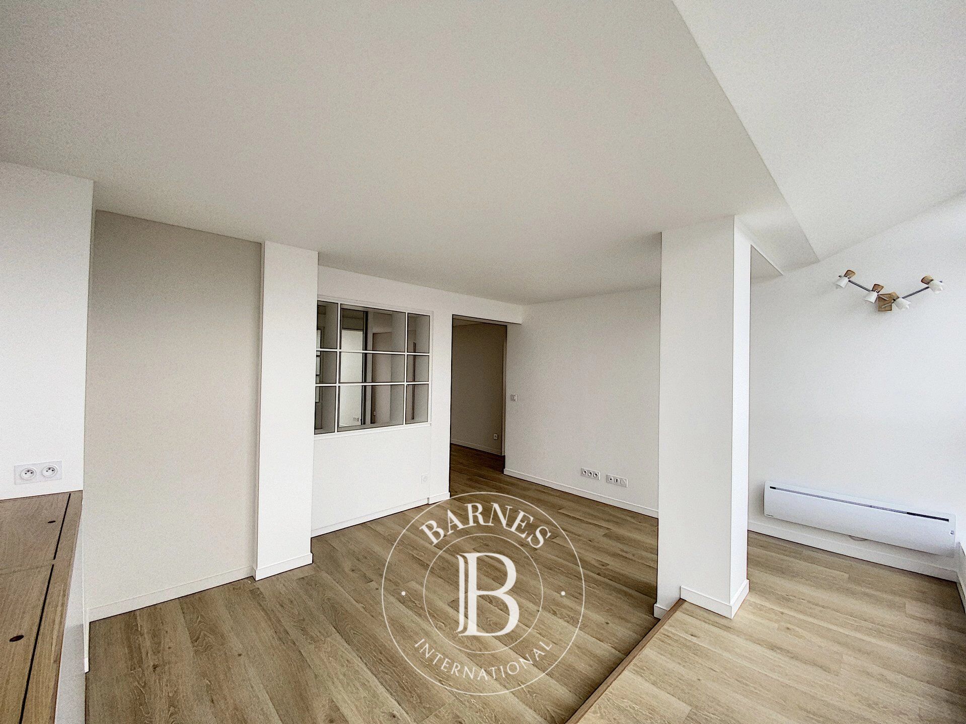 The BARNES rental department is presenting this property: - picture 2