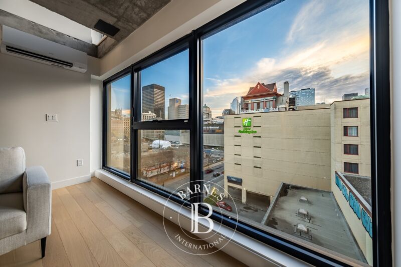 For Sale Apartment | Montréal (Ville-Marie) - picture 2