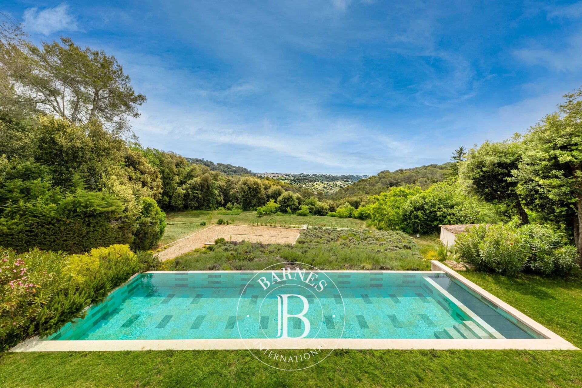 Renovated Stone Property with Panoramic Views over the Sea and the Village of Saint-Paul-de-Vence - picture 1