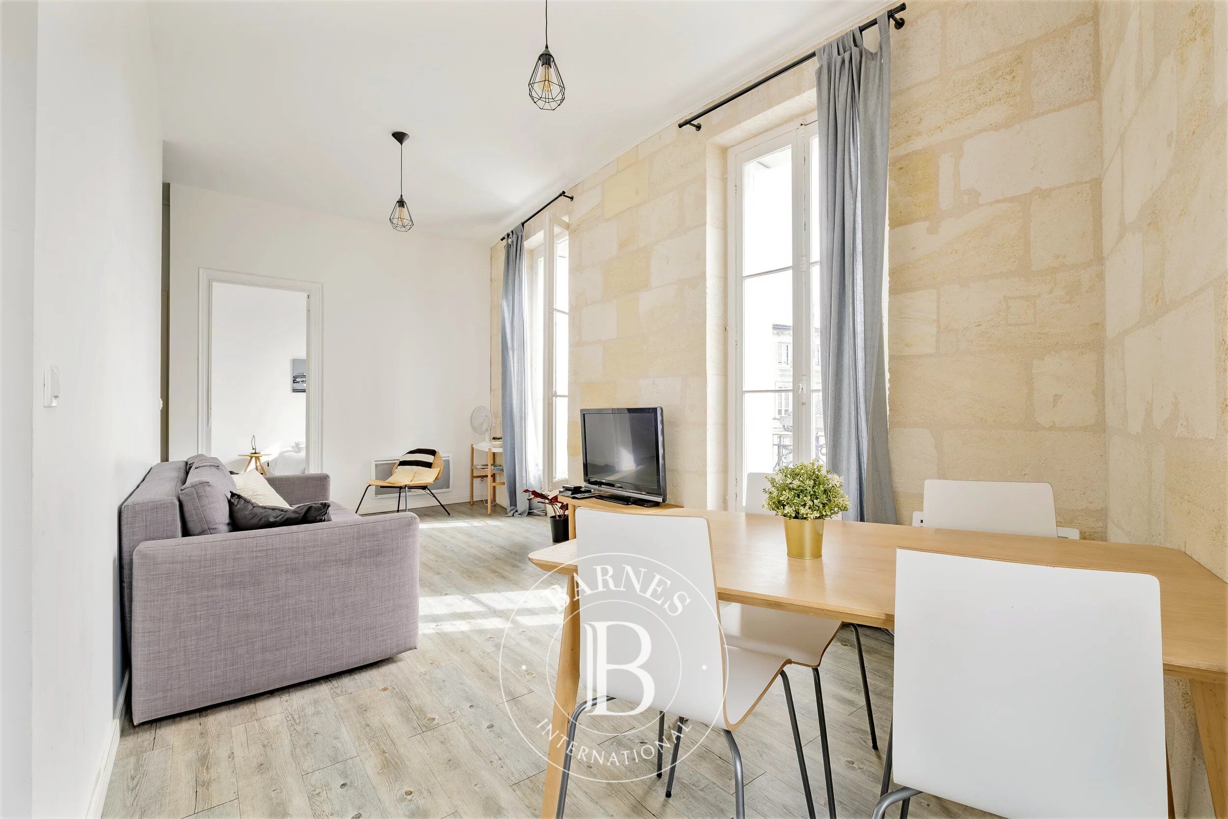 Exclusive Listing – Bordeaux Fondaudège – 45 sqm Apartment – Cellar - picture 2