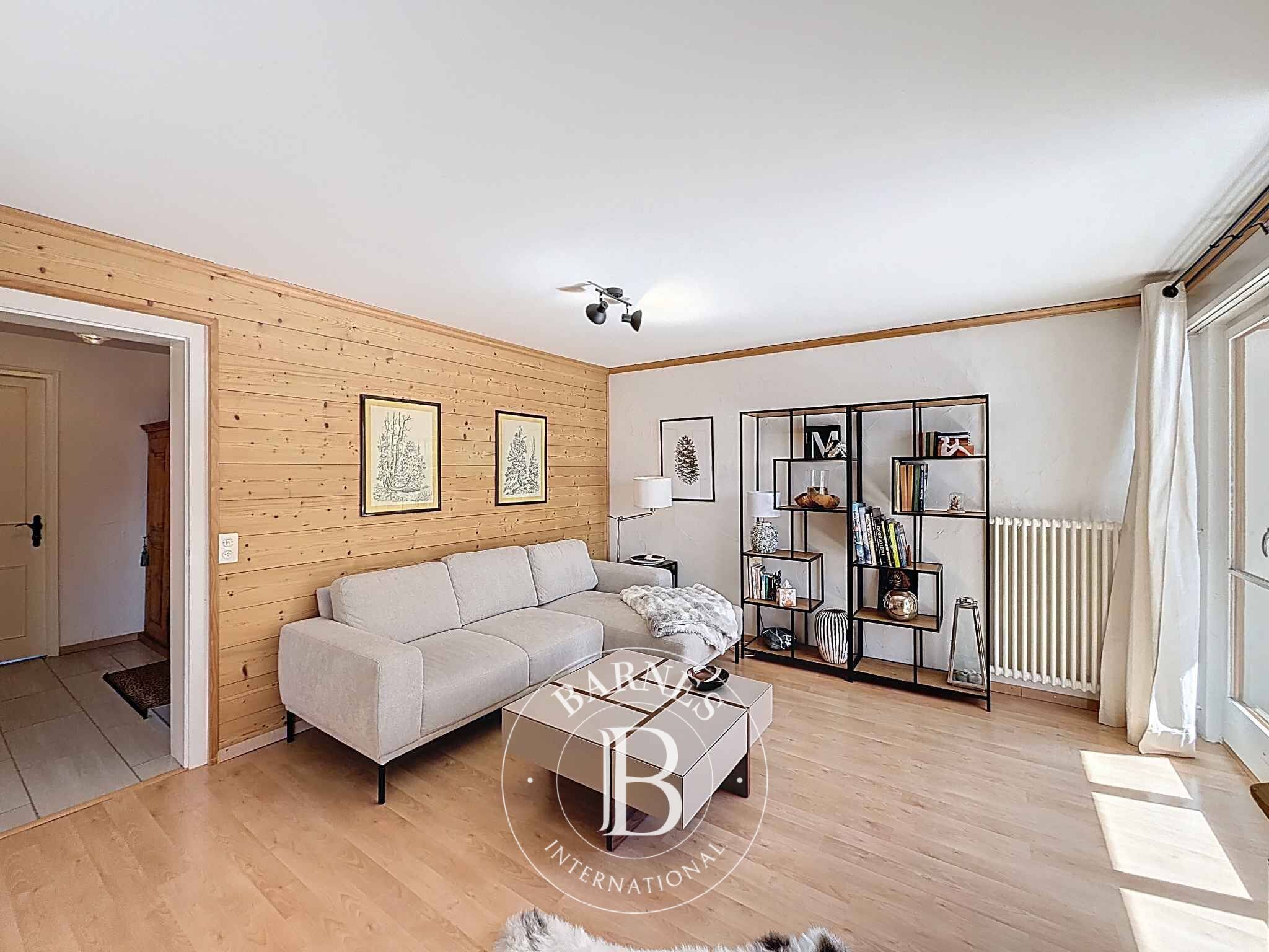 CHARMING 3.5-ROOM APARTMENT - picture 3