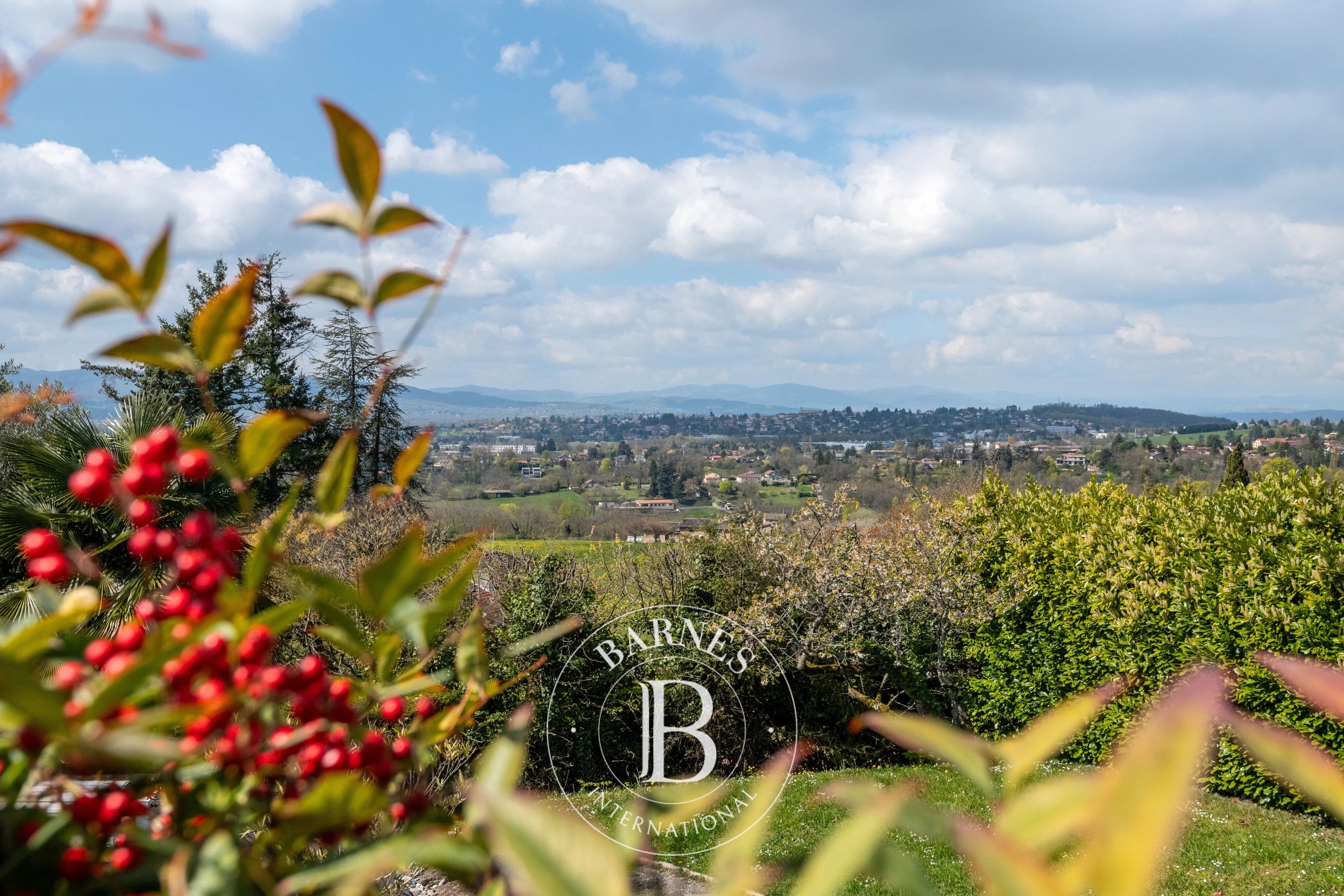 Saint-Didier-au-Mont-d'Or - Maison familiale d'environ 260 m² - 5/6 chambres - Terrain 1507 m² - Vue dégagée - Piscine - picture 1