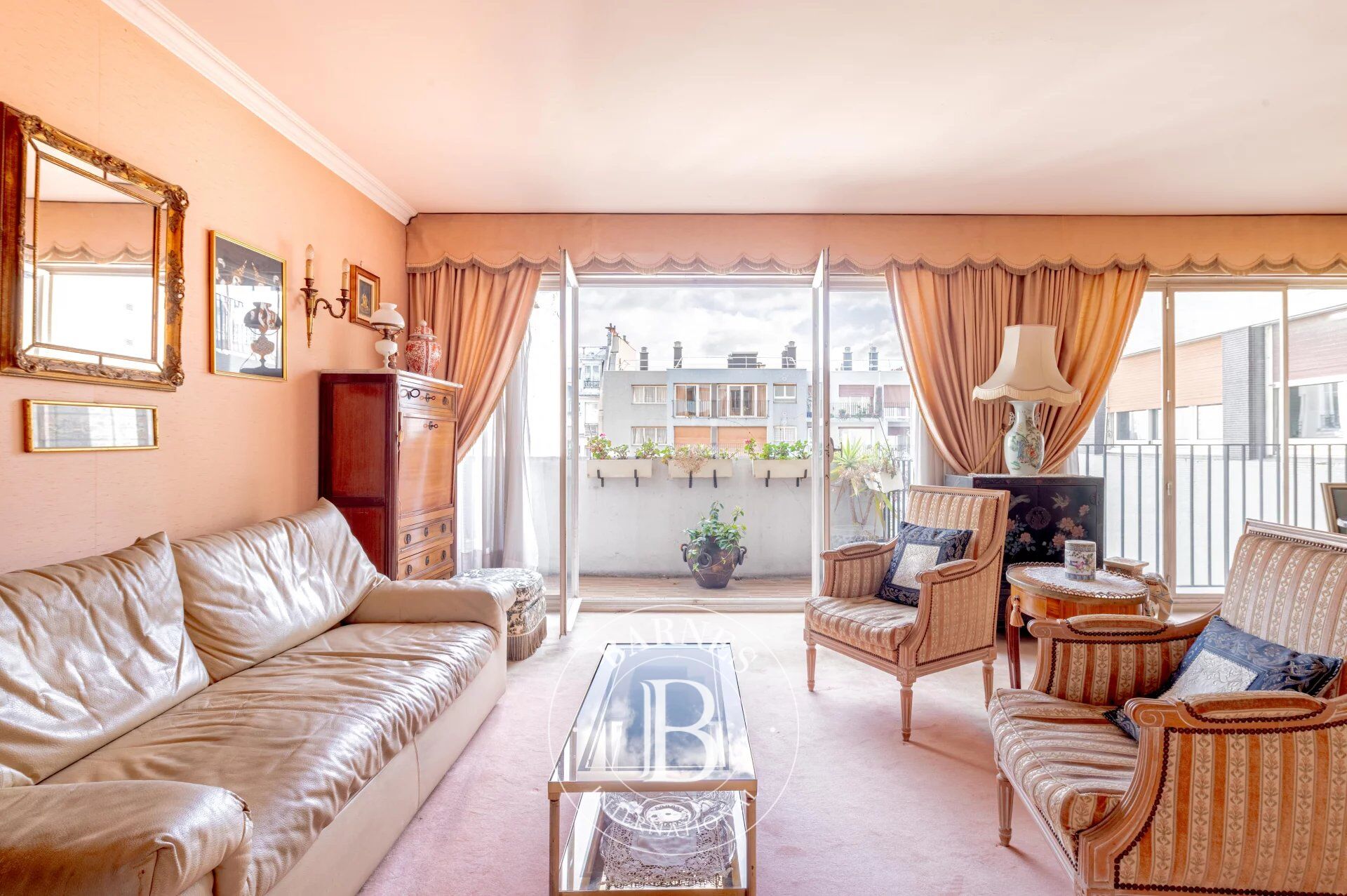 Parigi 14 – Alésia – Appartamento con 2 camere da letto e balcone – Piano alto – Luminoso - picture 1