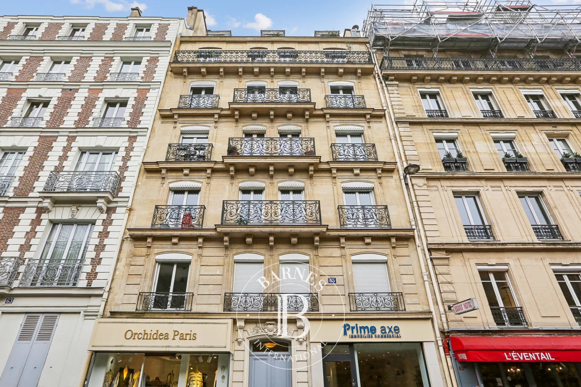 Paris 16 - Victor Hugo - 2 rooms to renovate - Top floor - picture 2